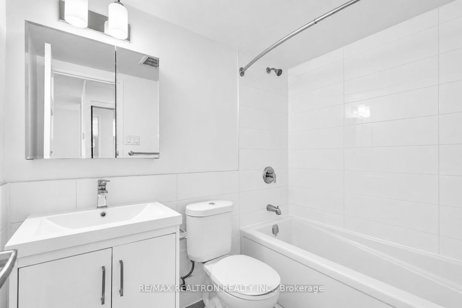 Photo 11 of Unit 1108, 33 Isabella Street, Toronto, Church-Yonge Corridor — HOMEH