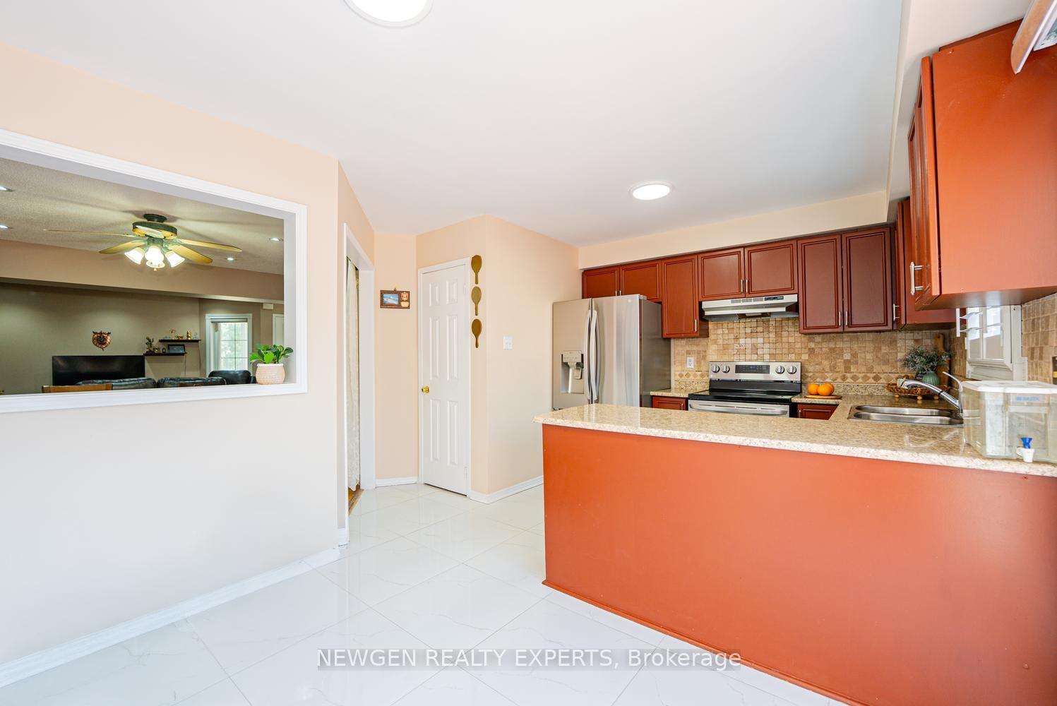 Photo 18 of 42 Mccleave Crescent, Brampton, Fletcher's West — HOMEH