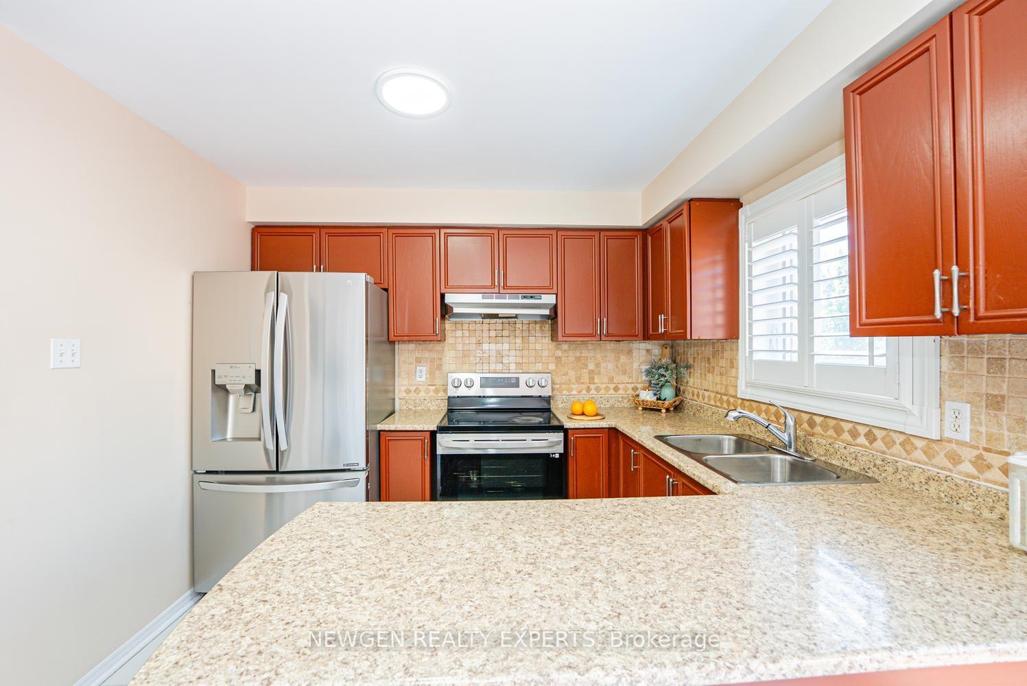 Photo 21 of 42 Mccleave Crescent, Brampton, Fletcher's West — HOMEH