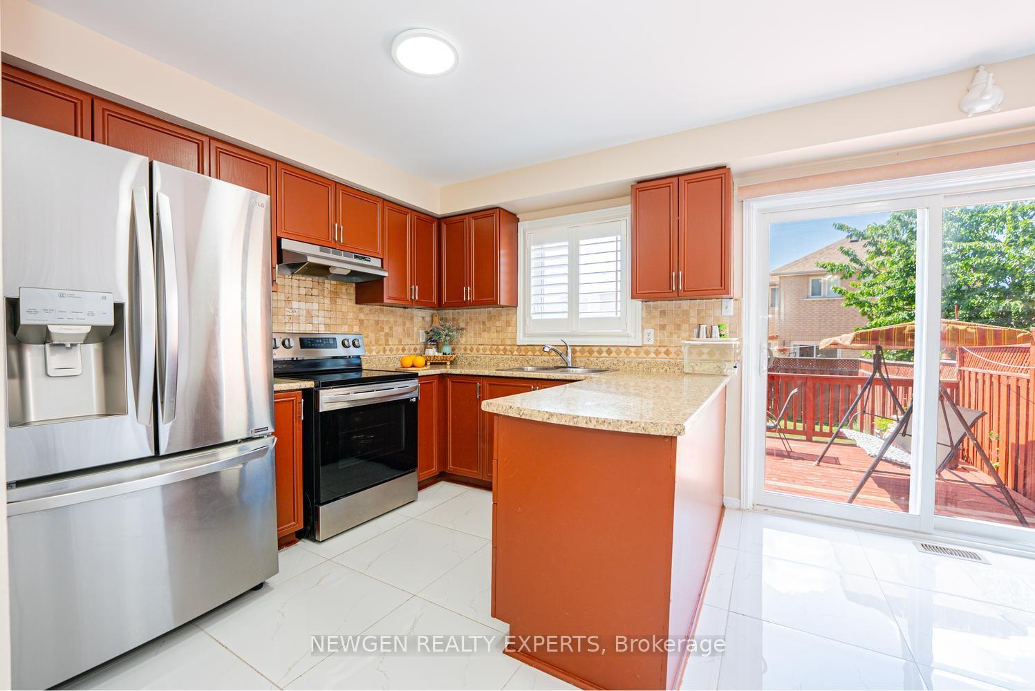 Photo 22 of 42 Mccleave Crescent, Brampton, Fletcher's West — HOMEH