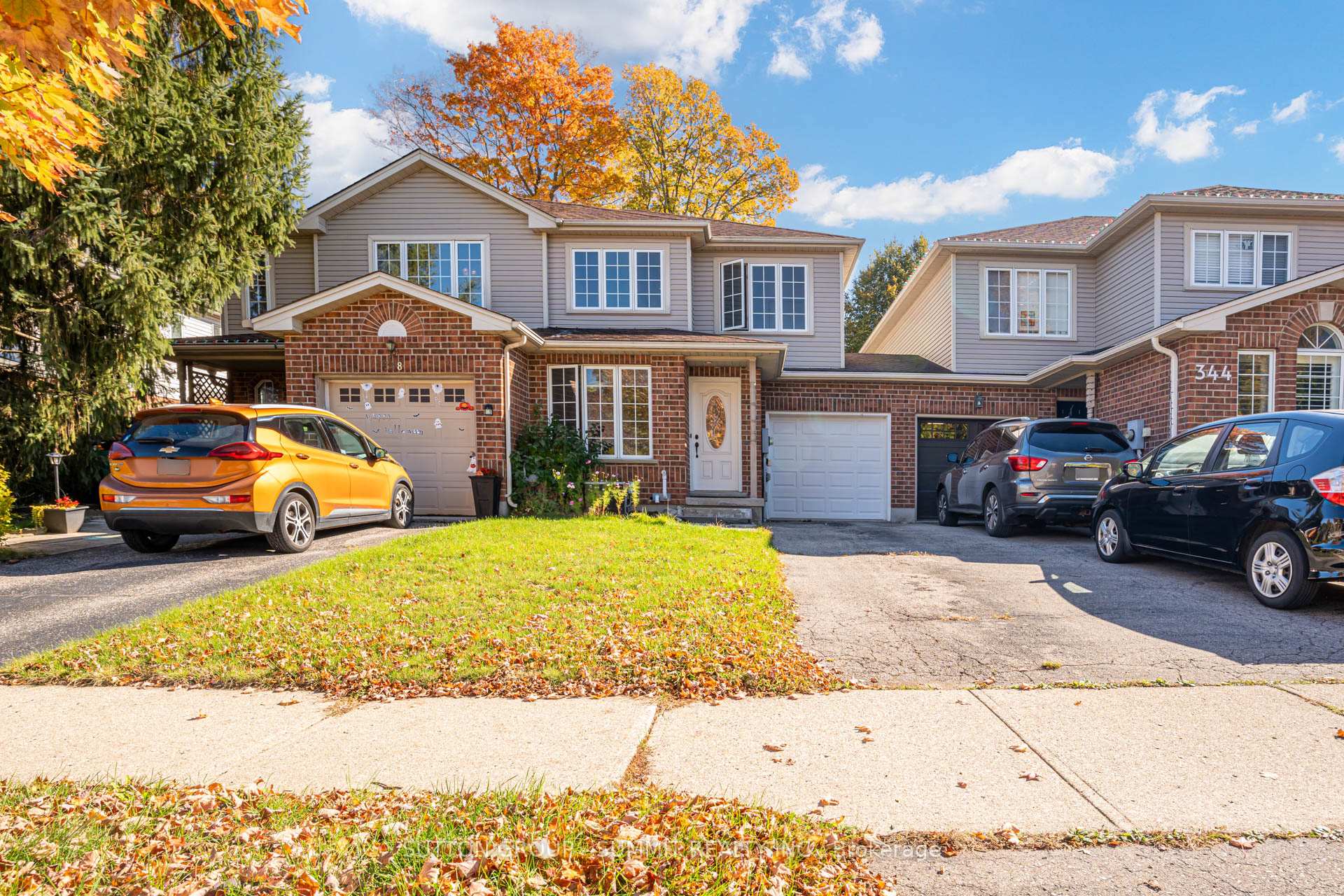Photo 1 of 346 University Downs Crescent, Waterloo, Lexington — HOMEH