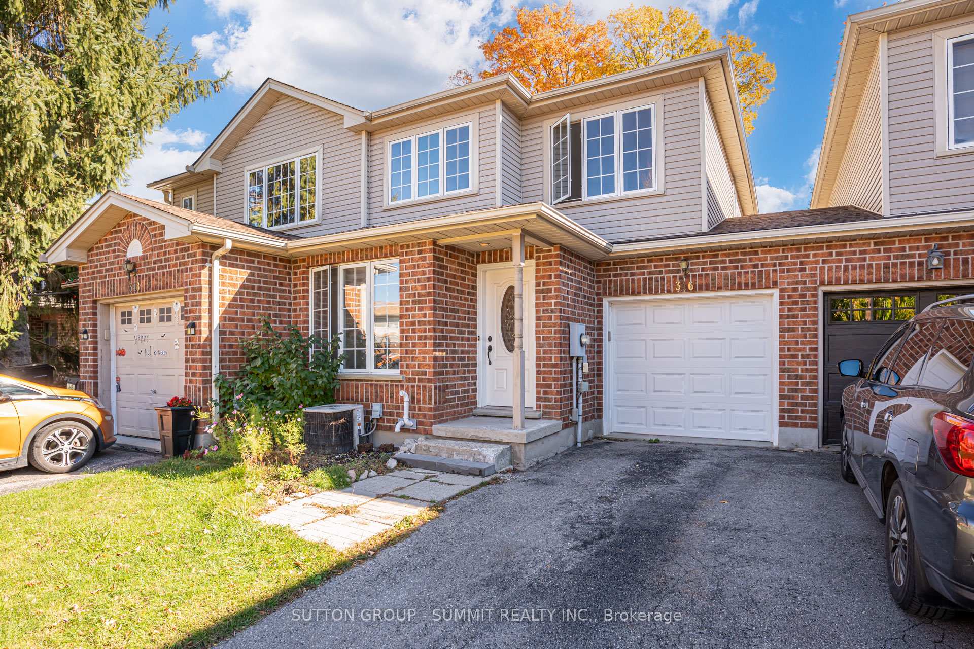 Photo 4 of 346 University Downs Crescent, Waterloo, Lexington — HOMEH