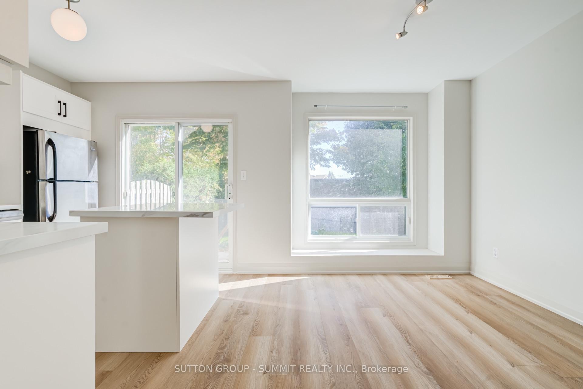 Photo 12 of 346 University Downs Crescent, Waterloo, Lexington — HOMEH