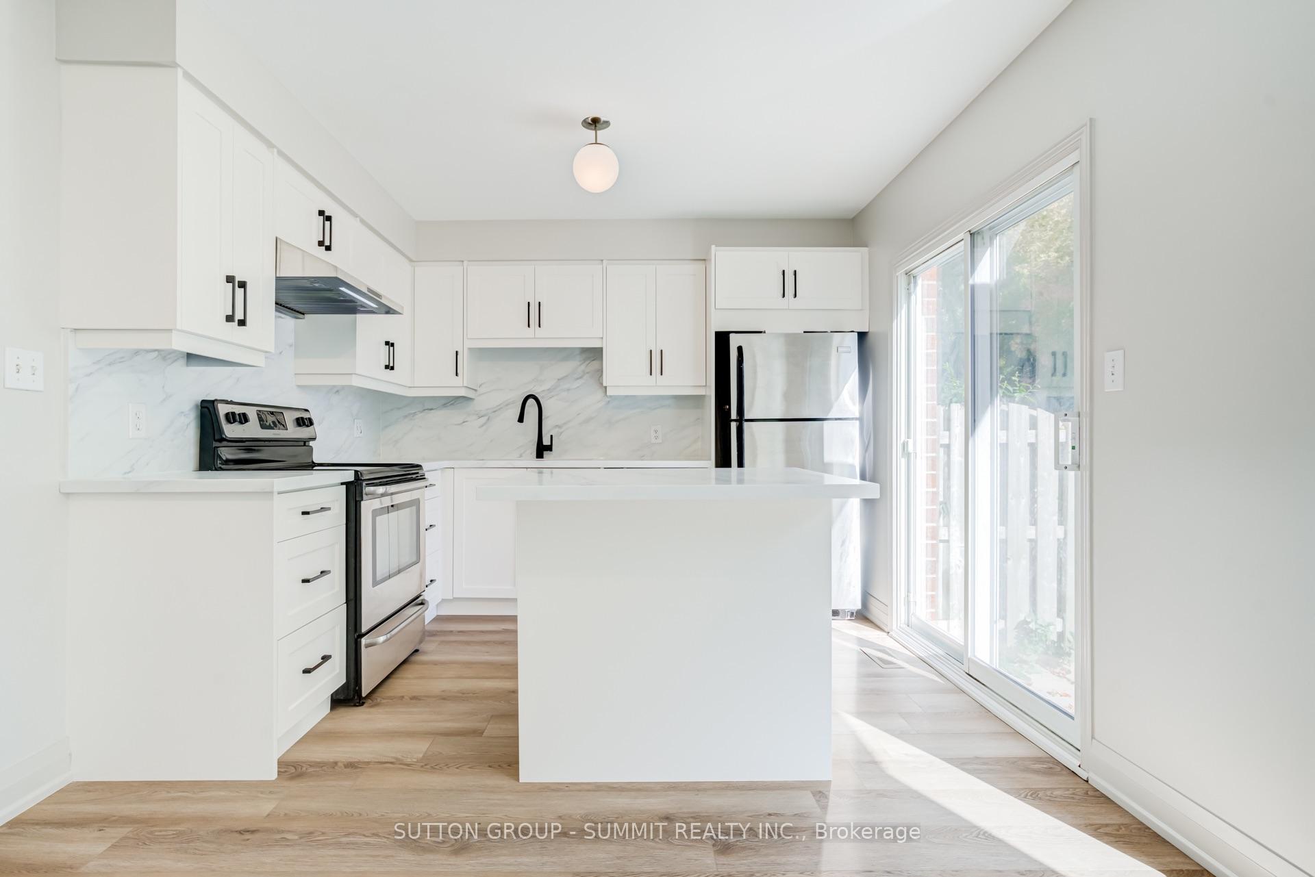 Photo 13 of 346 University Downs Crescent, Waterloo, Lexington — HOMEH