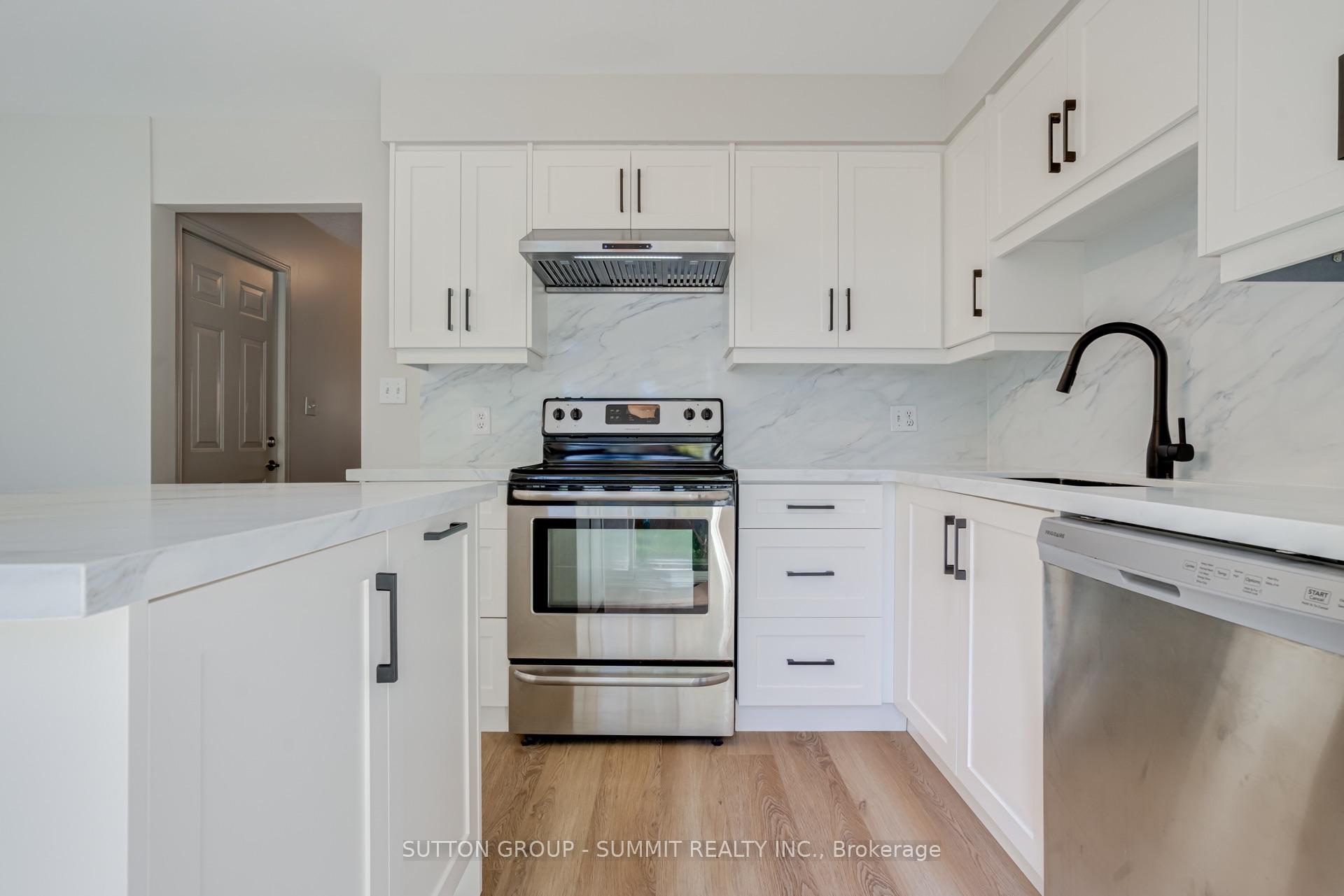 Photo 16 of 346 University Downs Crescent, Waterloo, Lexington — HOMEH