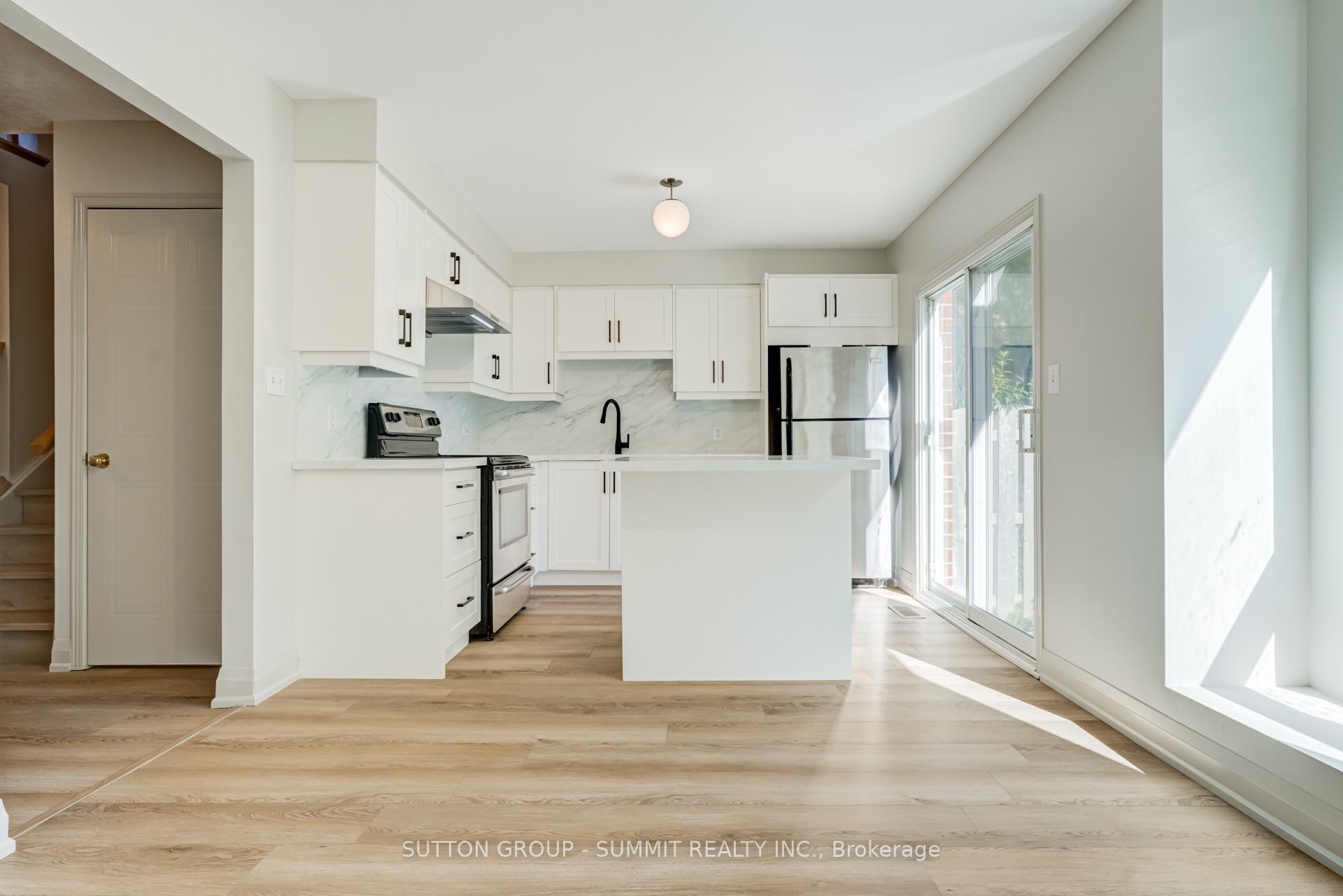 Photo 19 of 346 University Downs Crescent, Waterloo, Lexington — HOMEH
