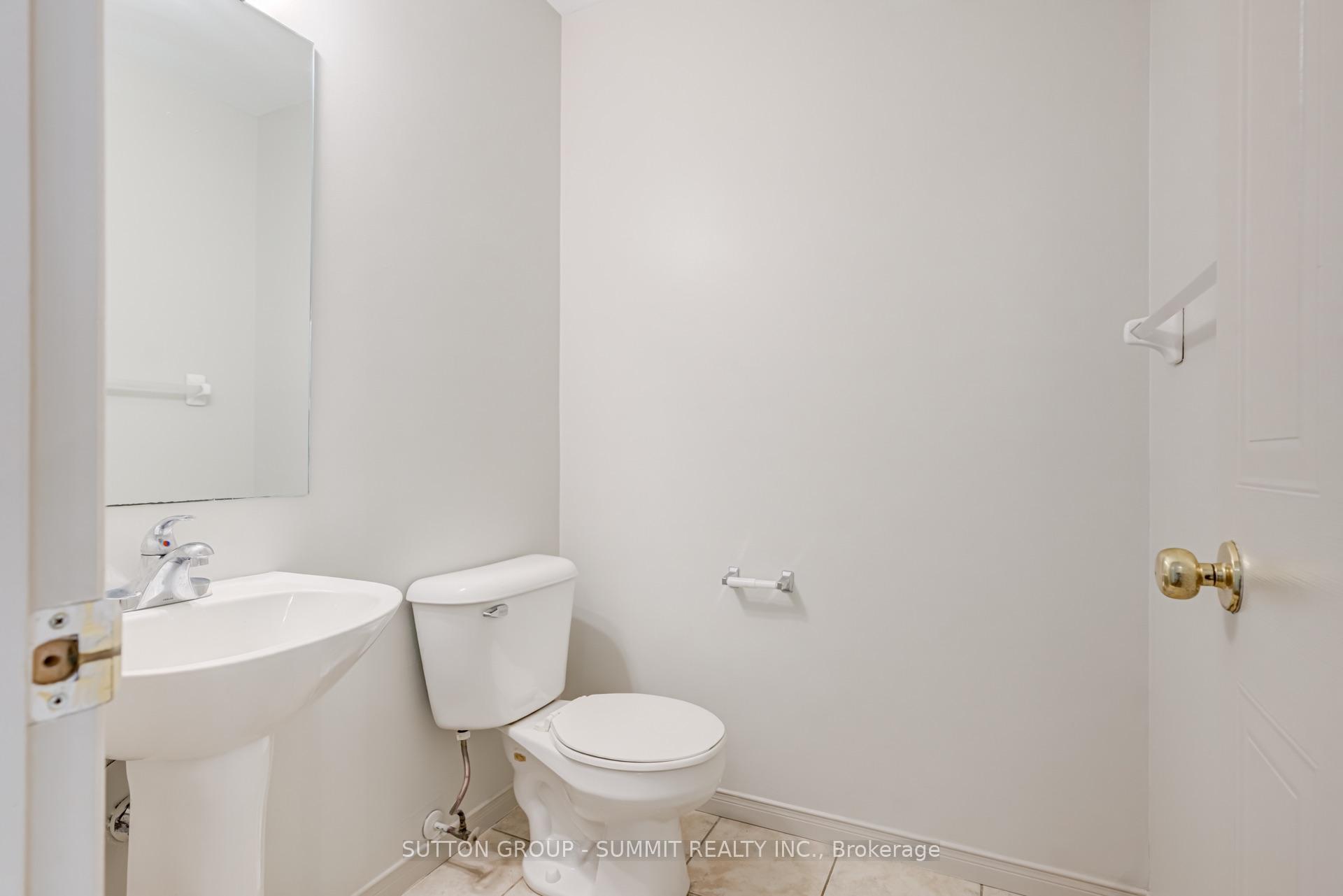Photo 21 of 346 University Downs Crescent, Waterloo, Lexington — HOMEH