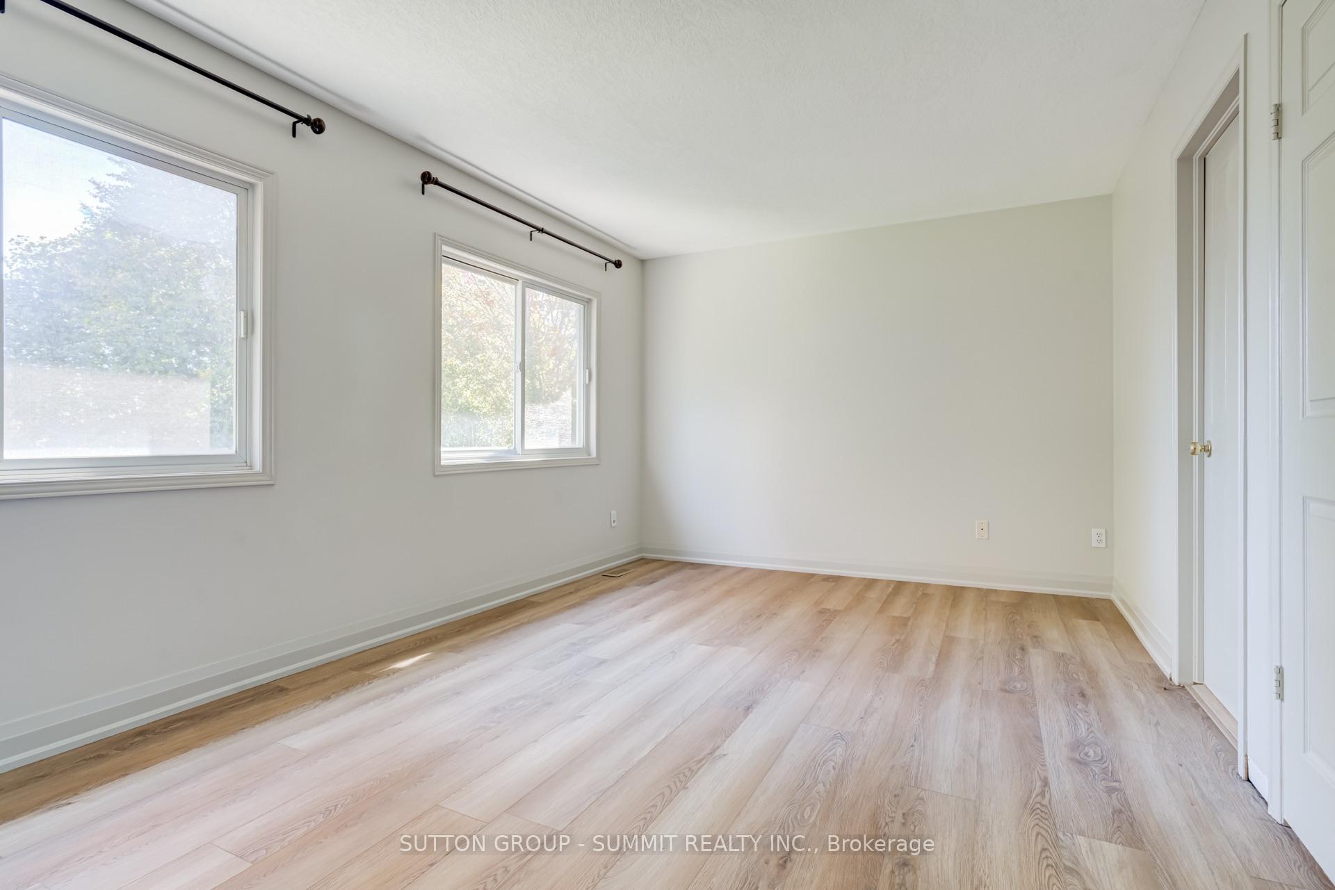 Photo 27 of 346 University Downs Crescent, Waterloo, Lexington — HOMEH