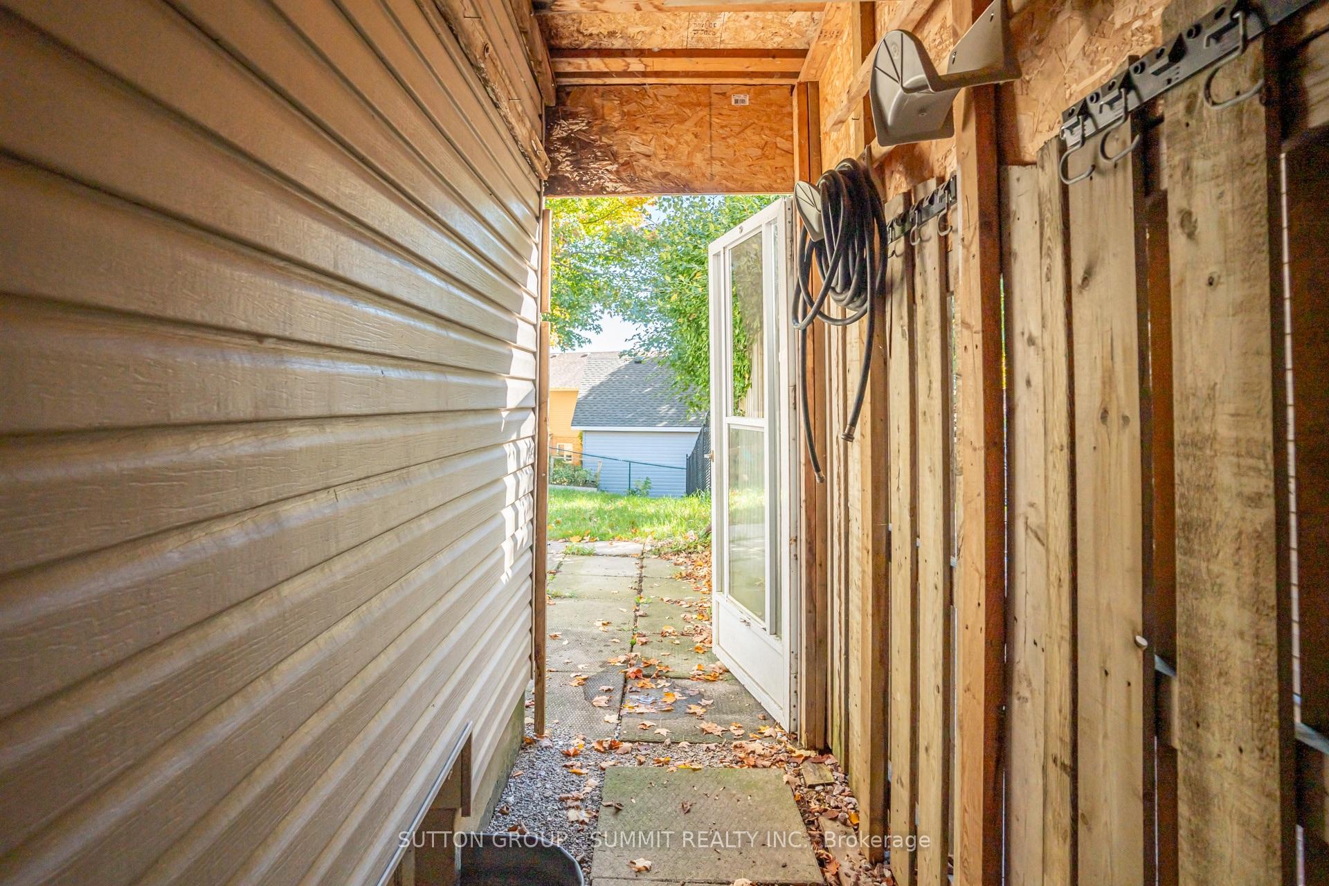 Photo 44 of 346 University Downs Crescent, Waterloo, Lexington — HOMEH