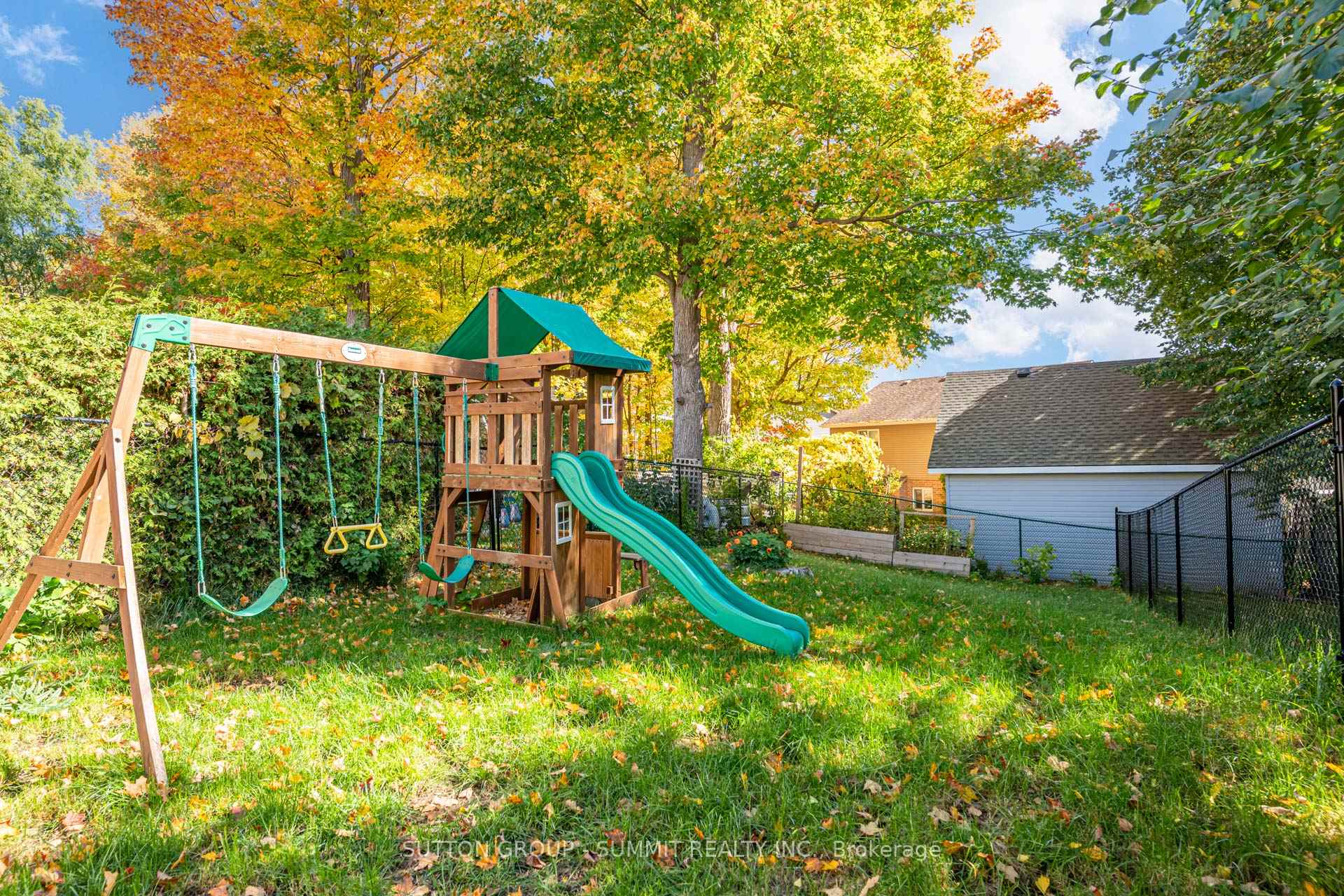 Photo 46 of 346 University Downs Crescent, Waterloo, Lexington — HOMEH