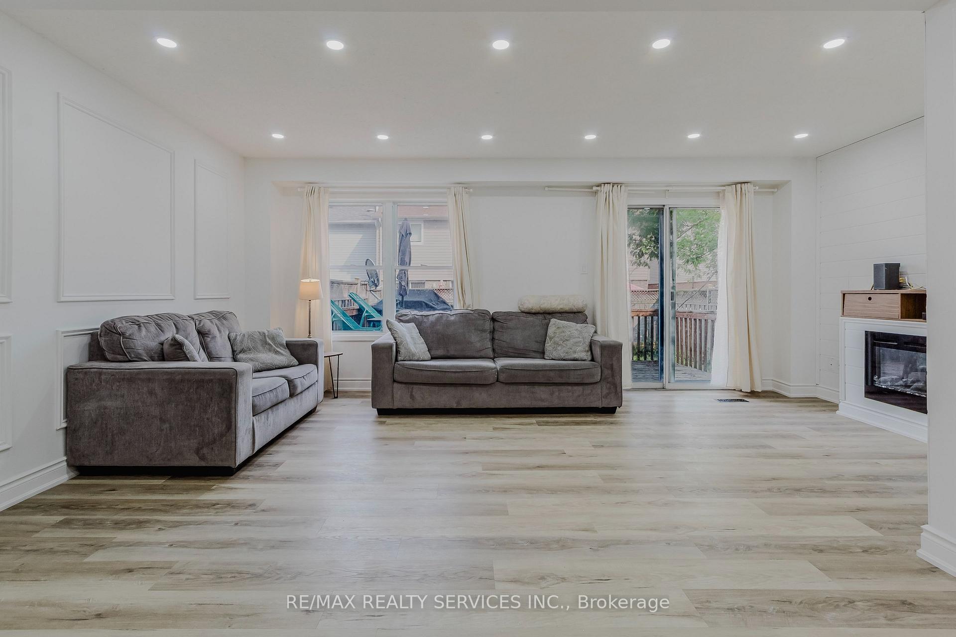 Photo 6 of 75 Royal Salisbury Way, Brampton, Madoc — HOMEH