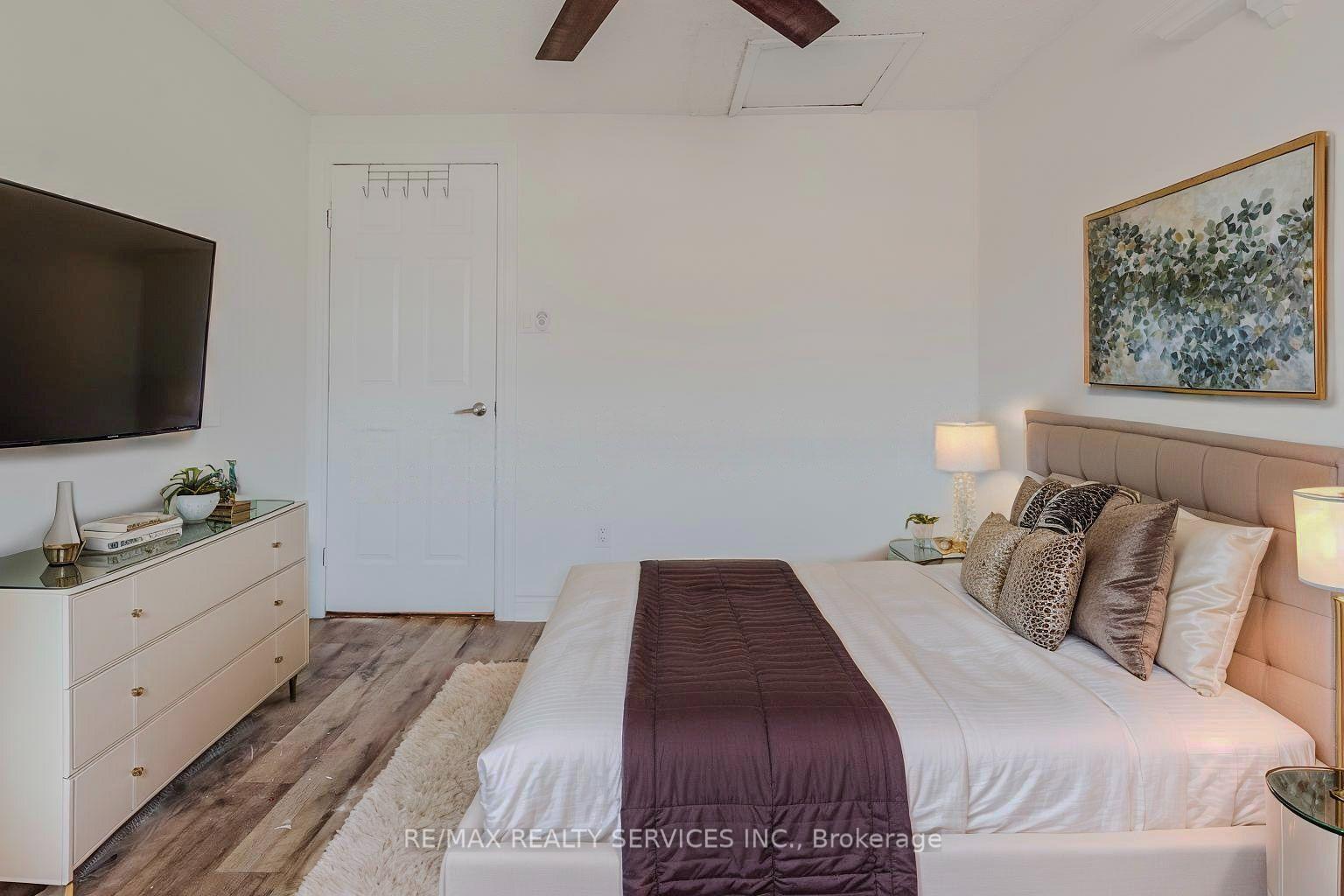 Photo 14 of 75 Royal Salisbury Way, Brampton, Madoc — HOMEH