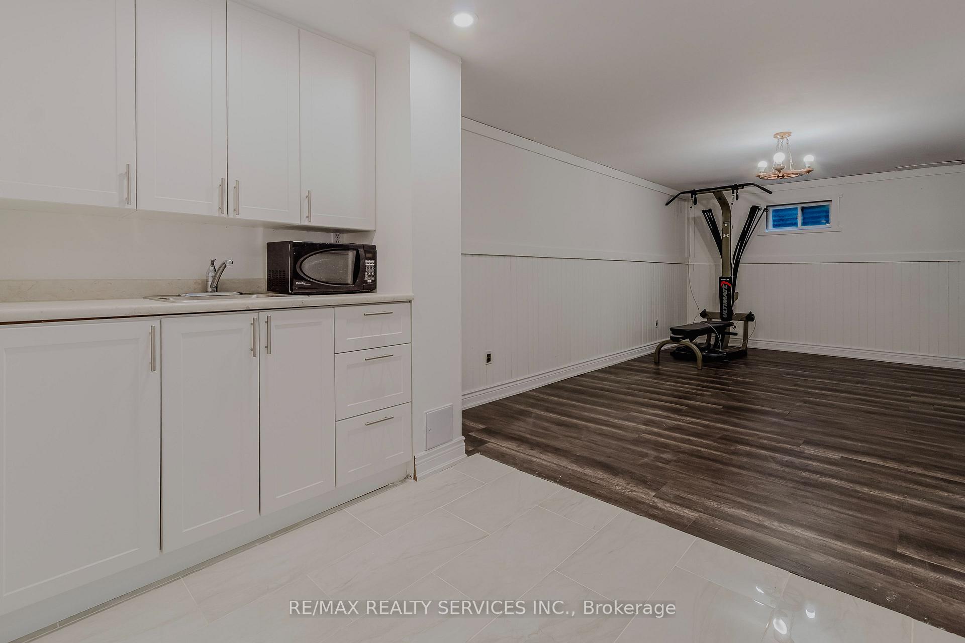 Photo 16 of 75 Royal Salisbury Way, Brampton, Madoc — HOMEH