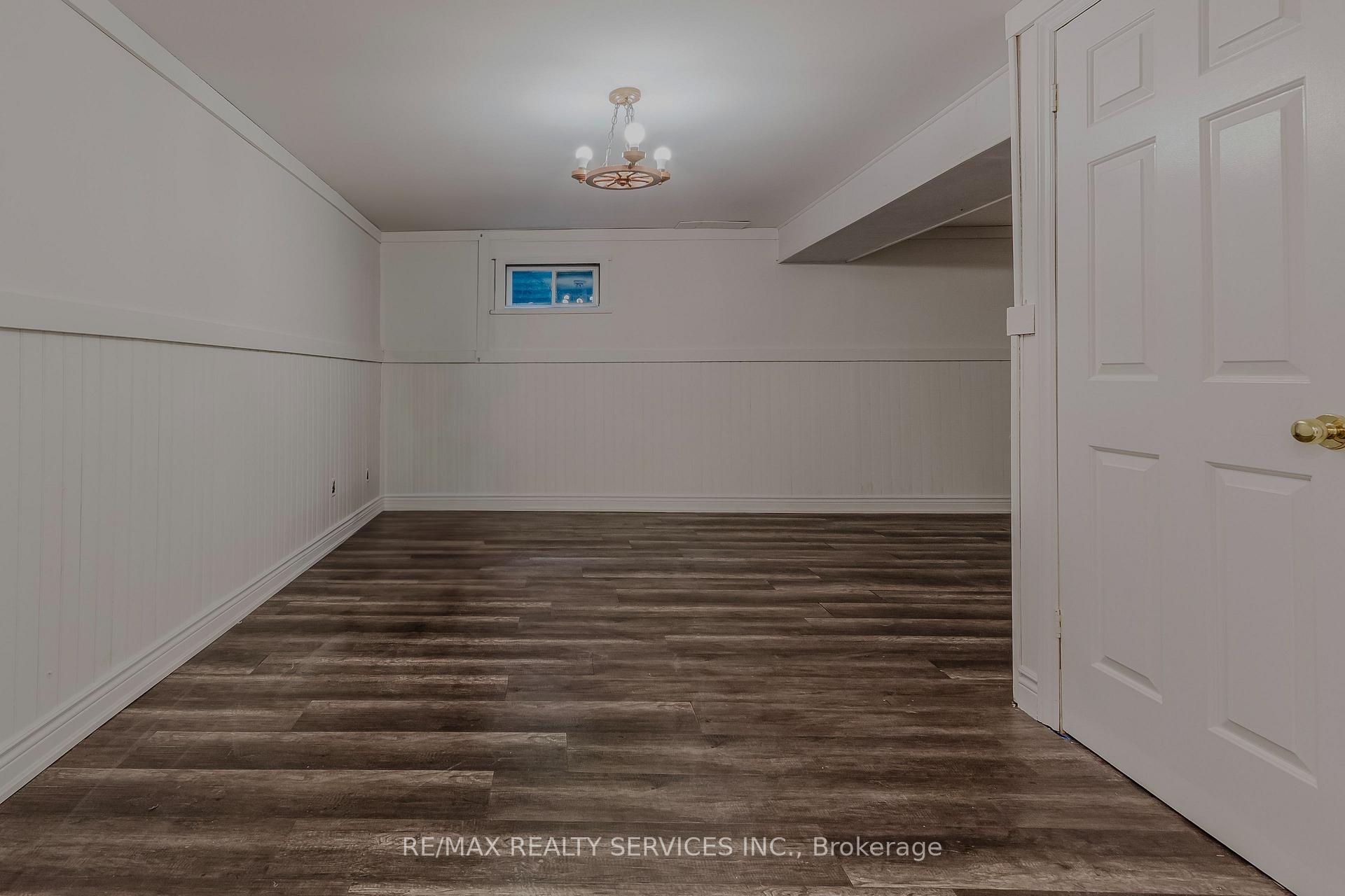 Photo 17 of 75 Royal Salisbury Way, Brampton, Madoc — HOMEH