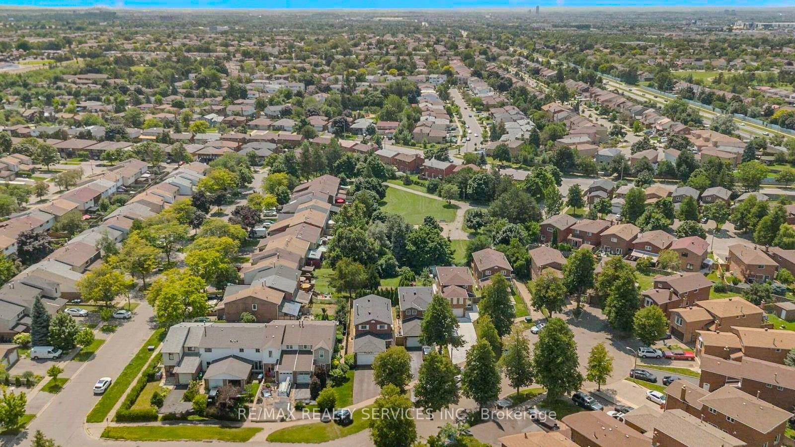 Photo 22 of 75 Royal Salisbury Way, Brampton, Madoc — HOMEH