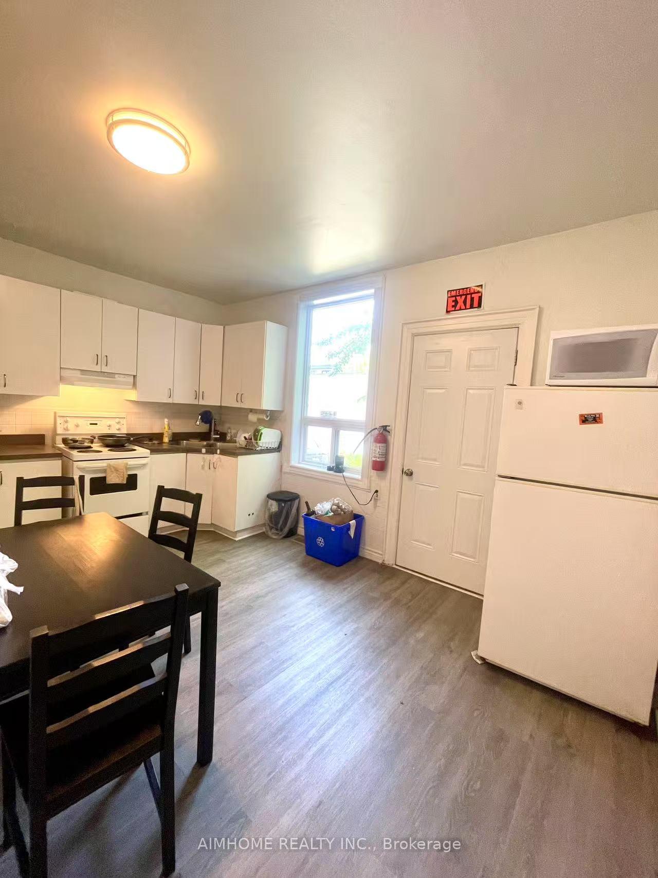 Photo 6 of 625 Bathurst Street, Toronto, University — HOMEH