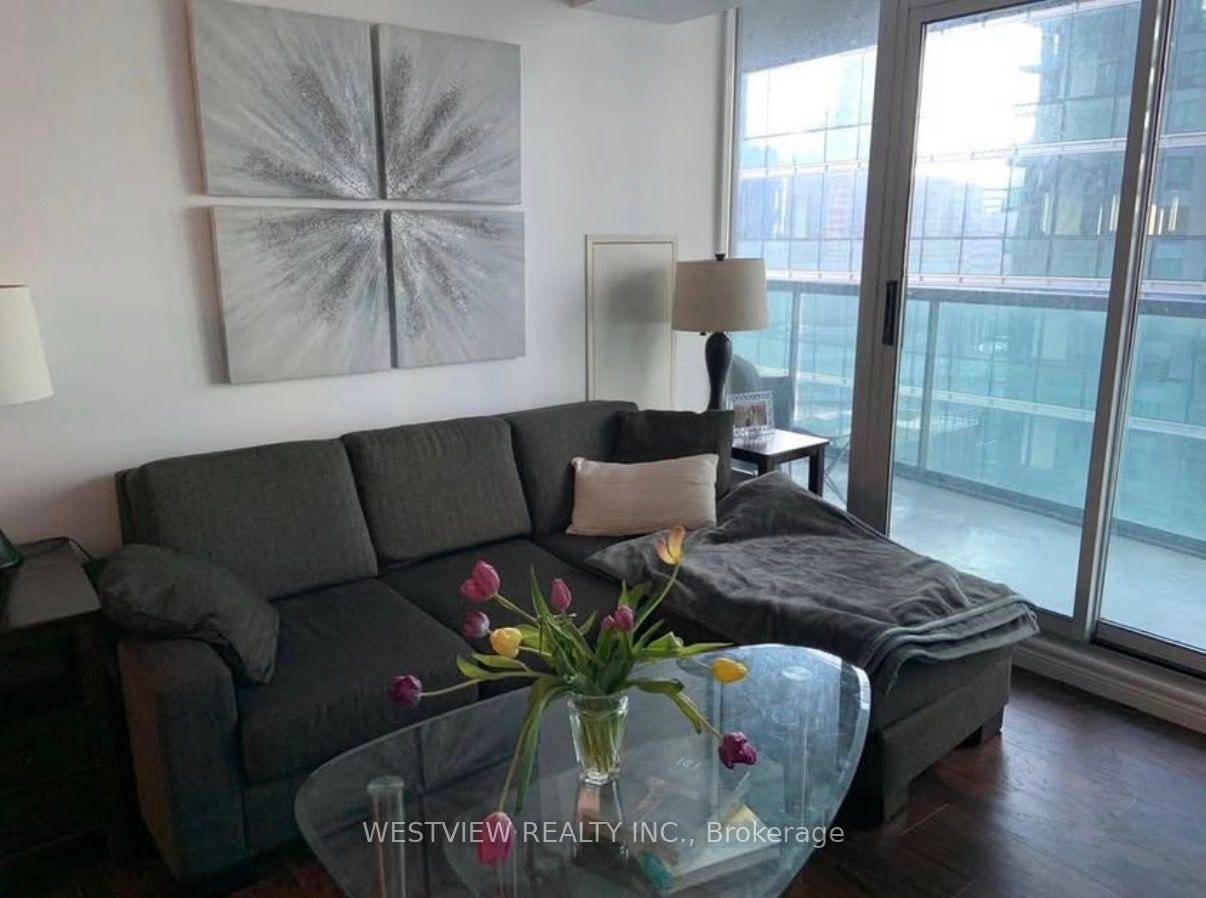 Photo 4 of Unit 2009, 30 Grand Trunk Crescent, Toronto, Waterfront Communities — HOMEH