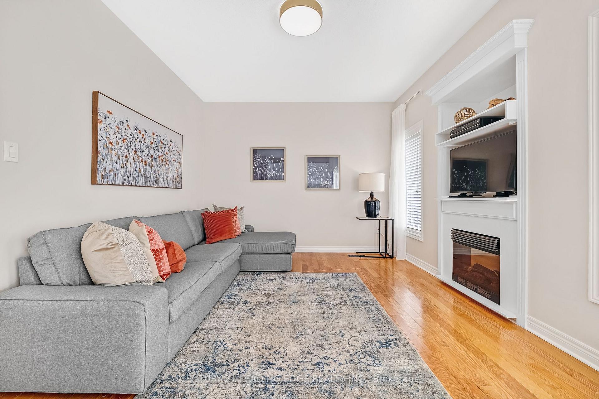 Photo 10 of 63 Billingham Heights, Aurora, Bayview Wellington — HOMEH