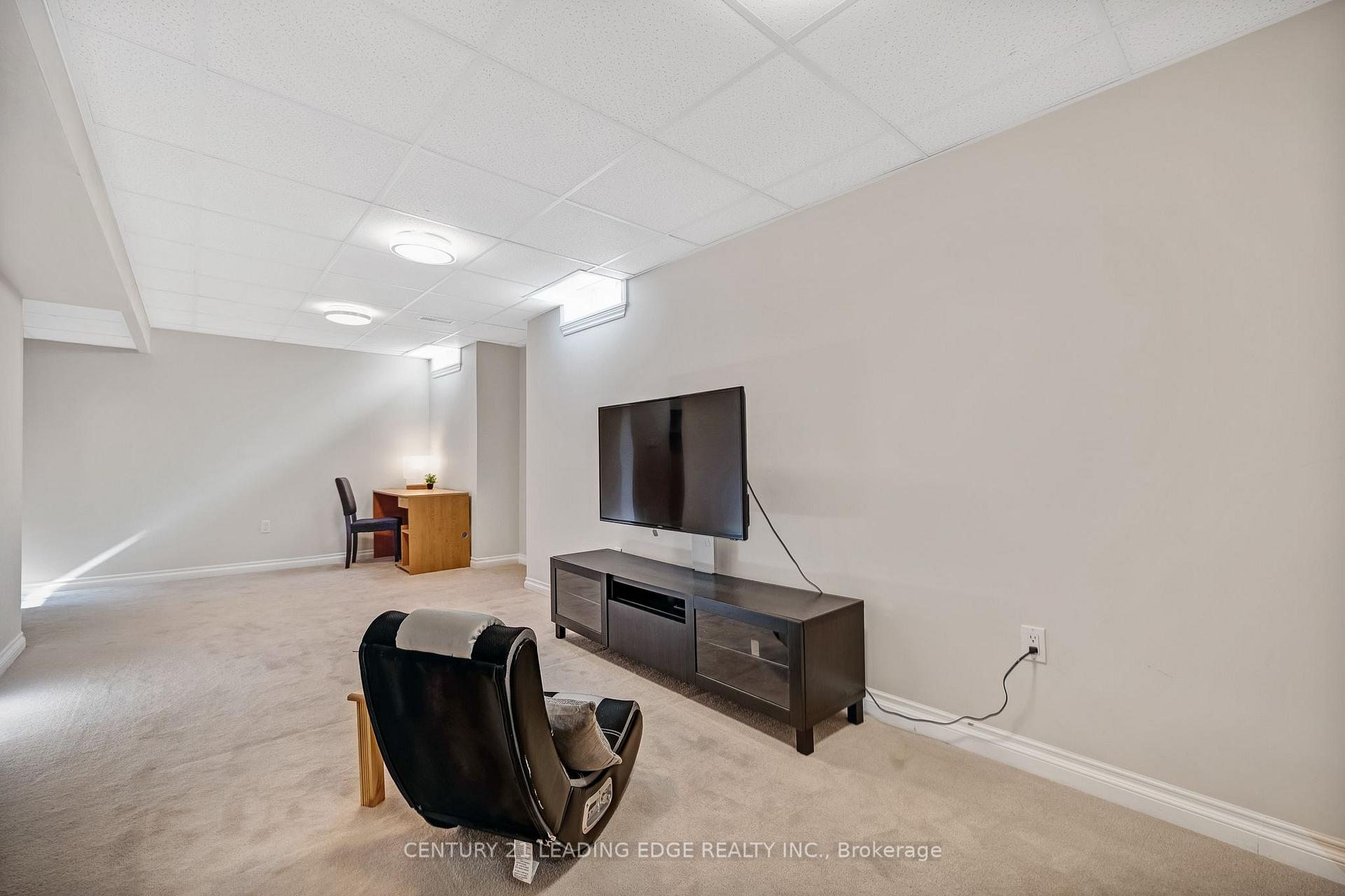 Photo 24 of 63 Billingham Heights, Aurora, Bayview Wellington — HOMEH