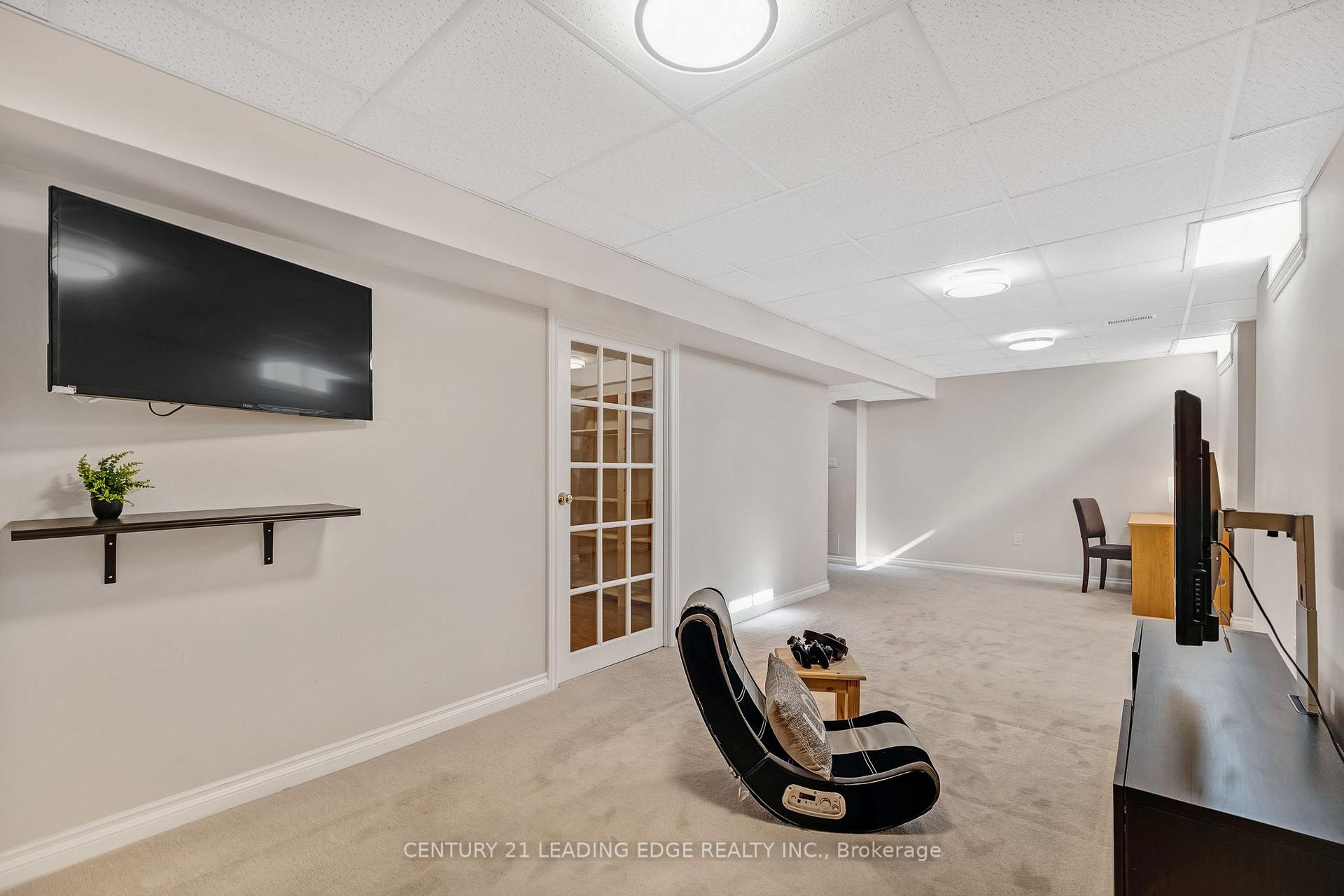 Photo 25 of 63 Billingham Heights, Aurora, Bayview Wellington — HOMEH