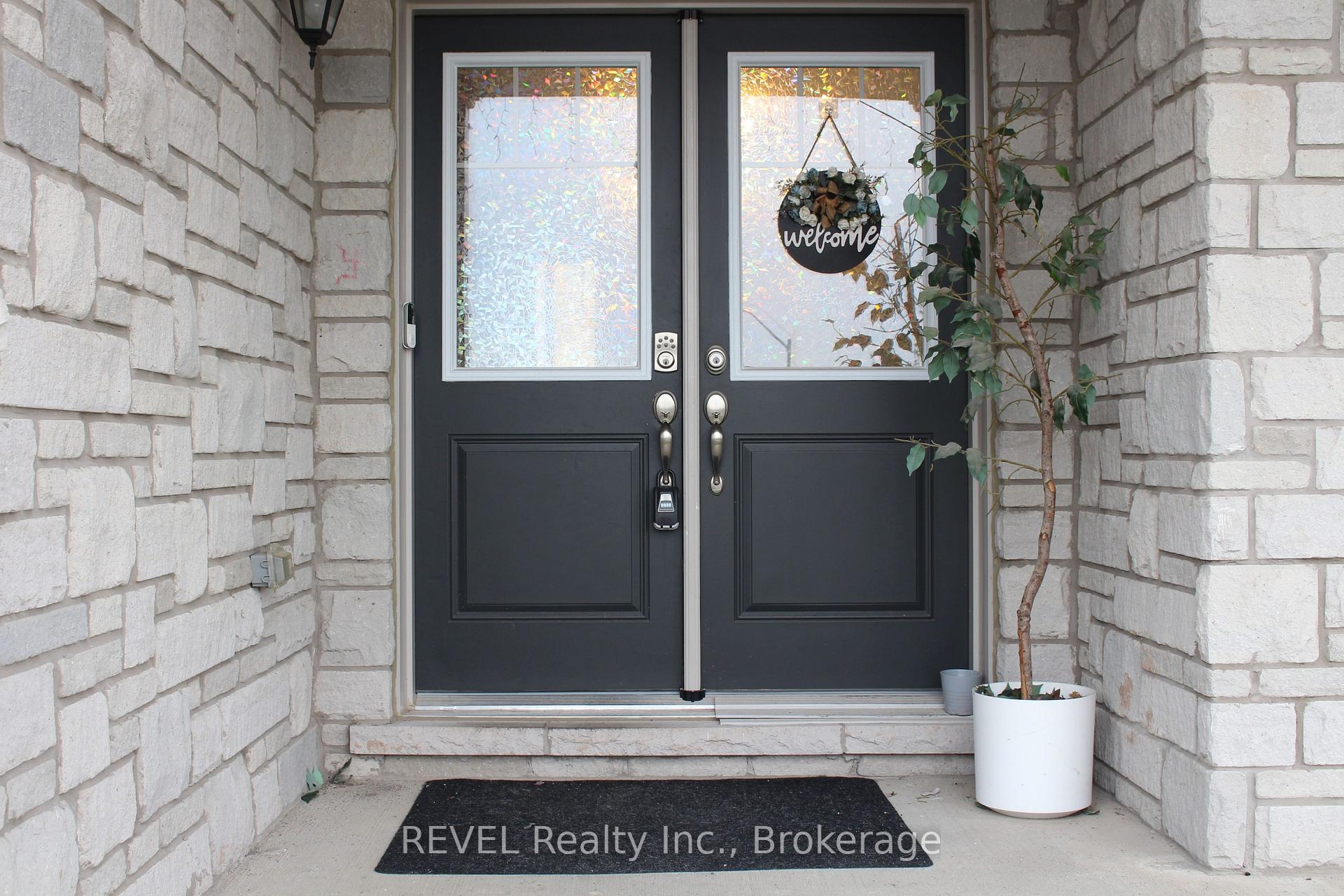 Photo 3 of 58 Oriole Crescent, Port Colborne, Main Street — HOMEH