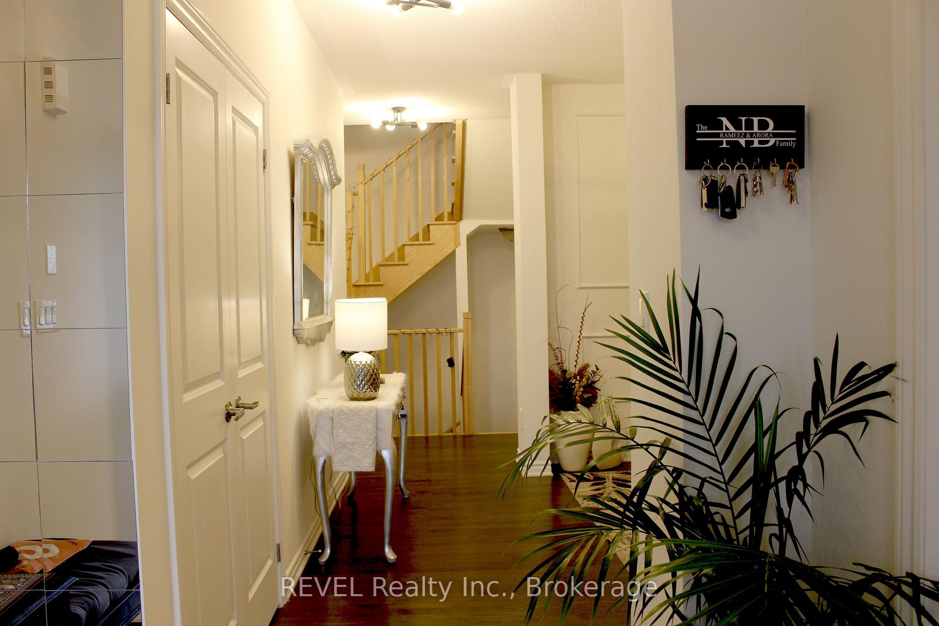 Photo 8 of 58 Oriole Crescent, Port Colborne, Main Street — HOMEH