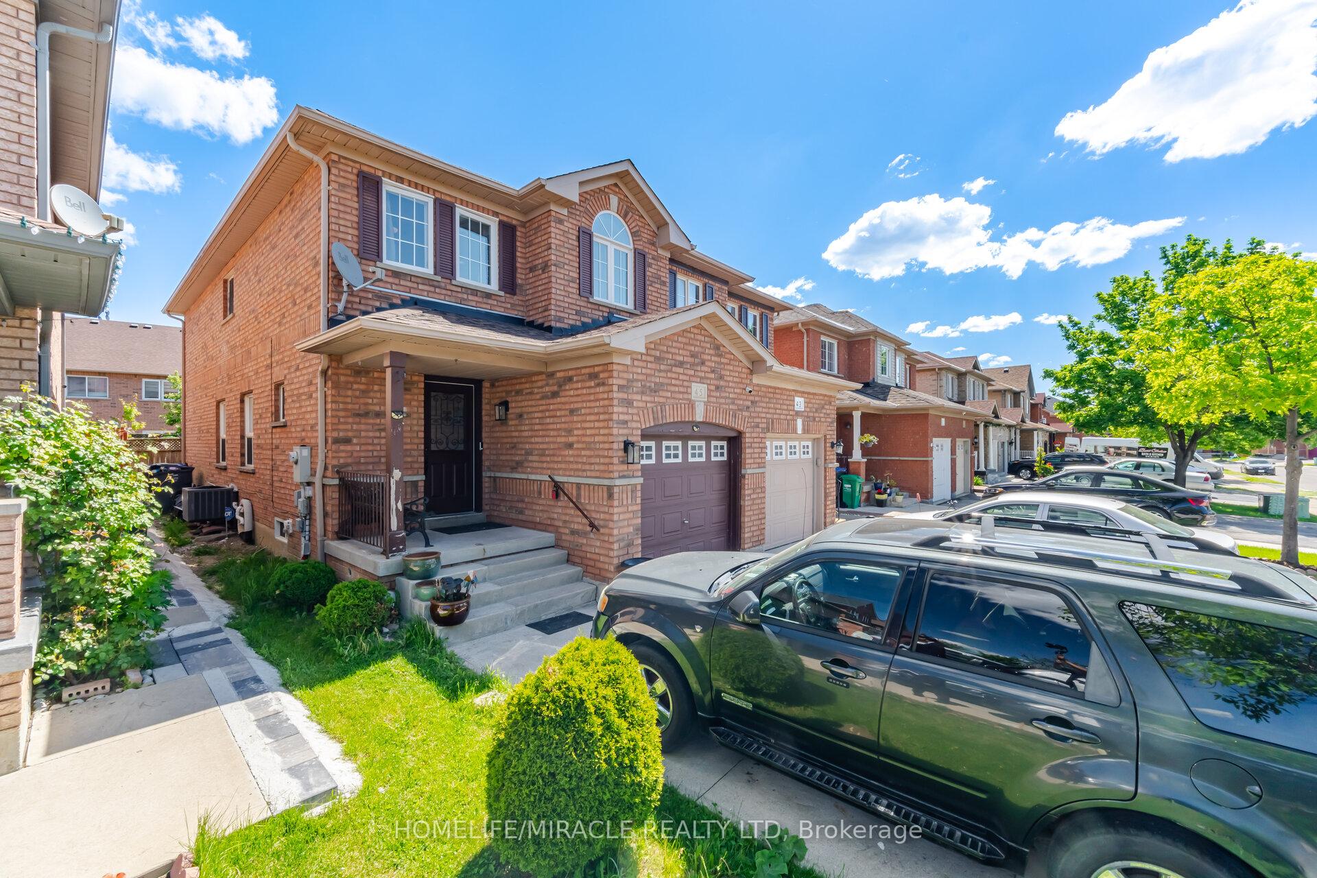 Photo 2 of 45 Ridgefield Court, Brampton, Vales of Castlemore — HOMEH