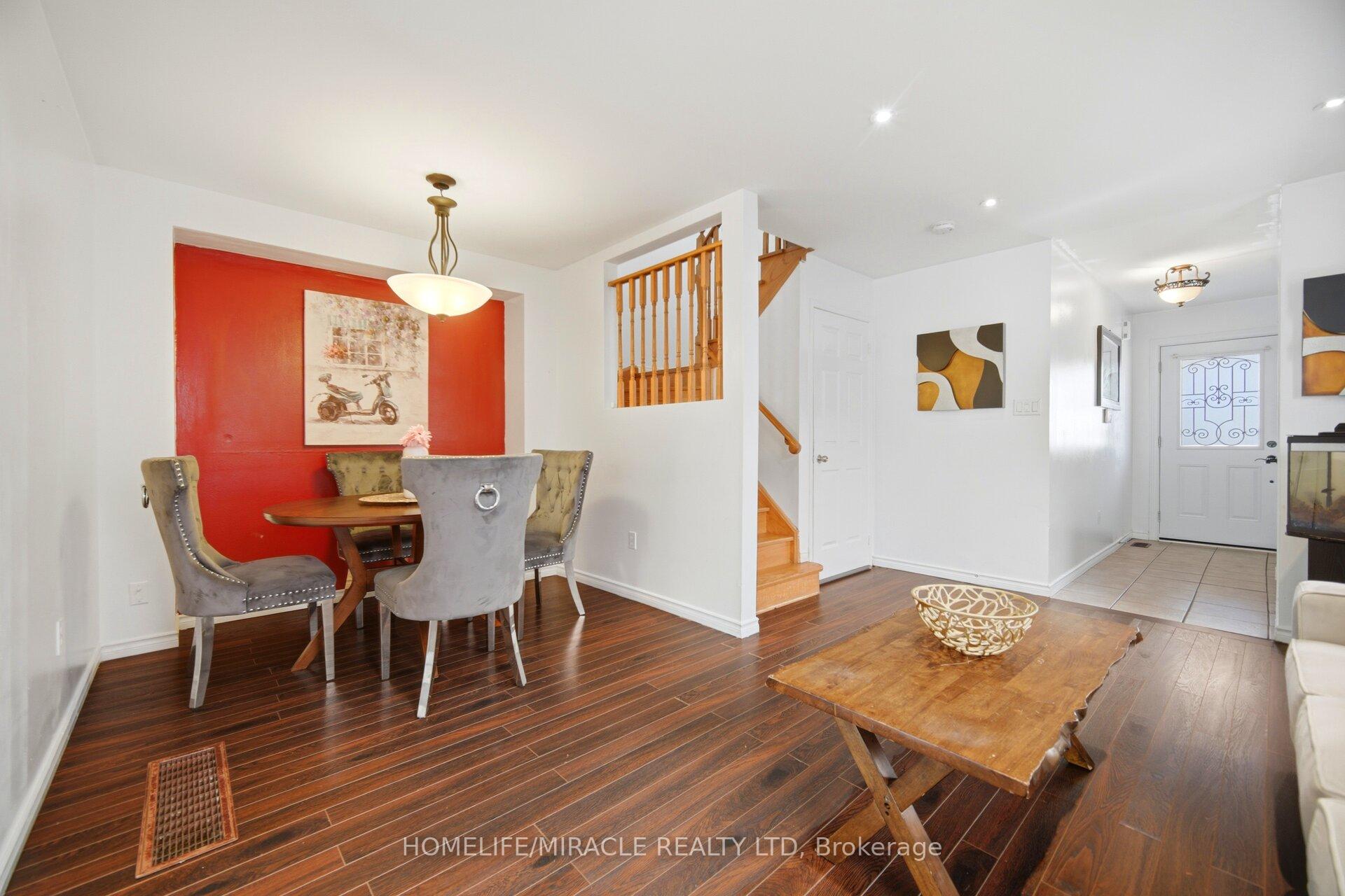 Photo 10 of 45 Ridgefield Court, Brampton, Vales of Castlemore — HOMEH