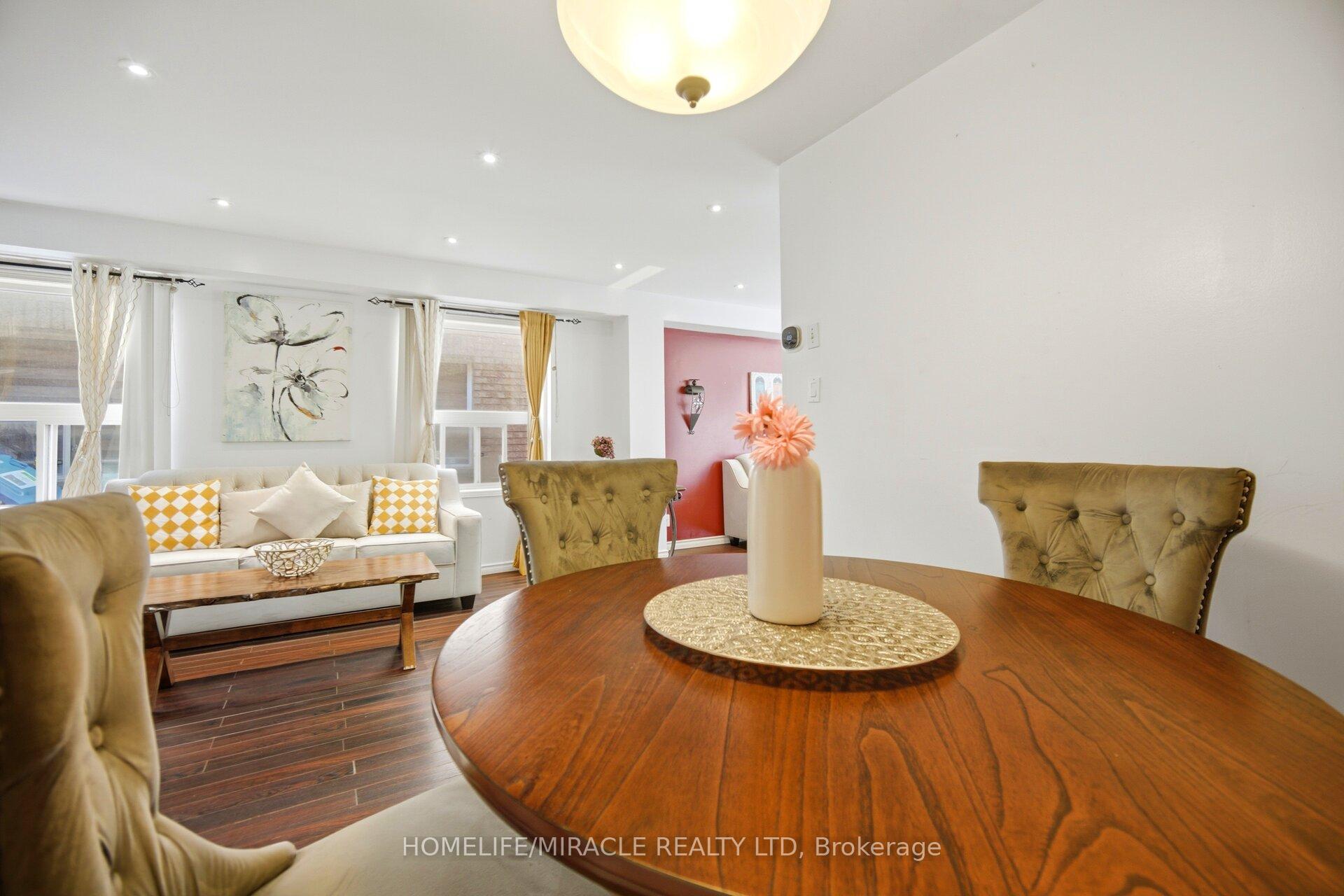 Photo 12 of 45 Ridgefield Court, Brampton, Vales of Castlemore — HOMEH
