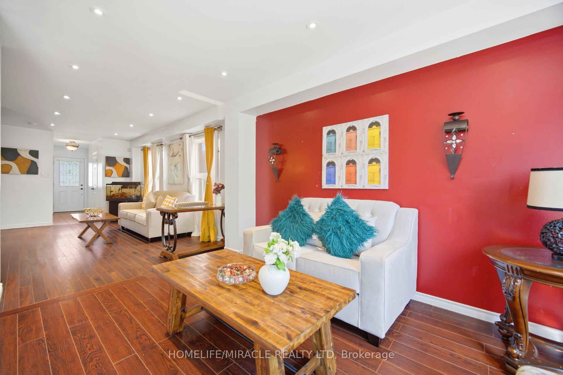 Photo 13 of 45 Ridgefield Court, Brampton, Vales of Castlemore — HOMEH