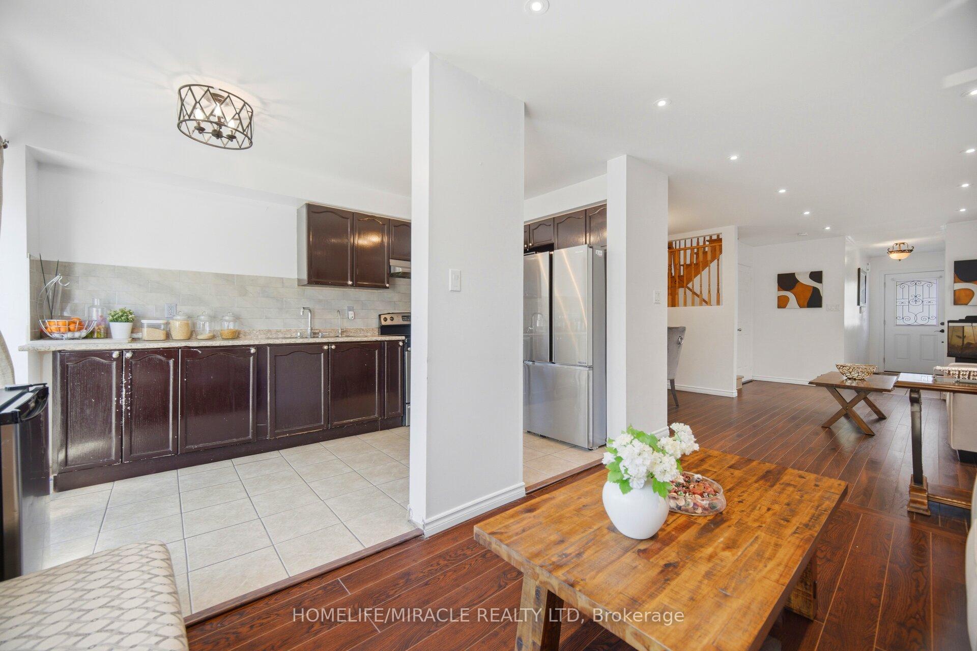 Photo 16 of 45 Ridgefield Court, Brampton, Vales of Castlemore — HOMEH