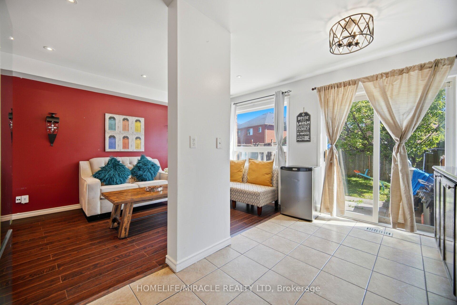 Photo 19 of 45 Ridgefield Court, Brampton, Vales of Castlemore — HOMEH