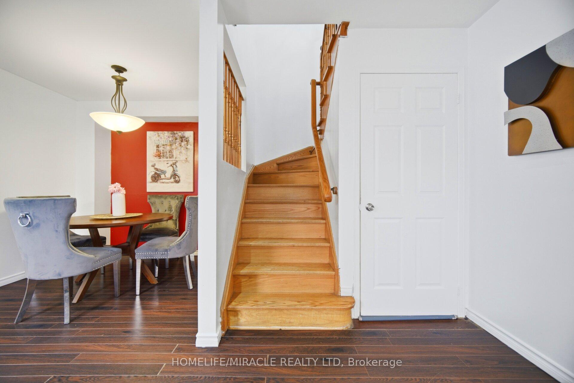 Photo 22 of 45 Ridgefield Court, Brampton, Vales of Castlemore — HOMEH
