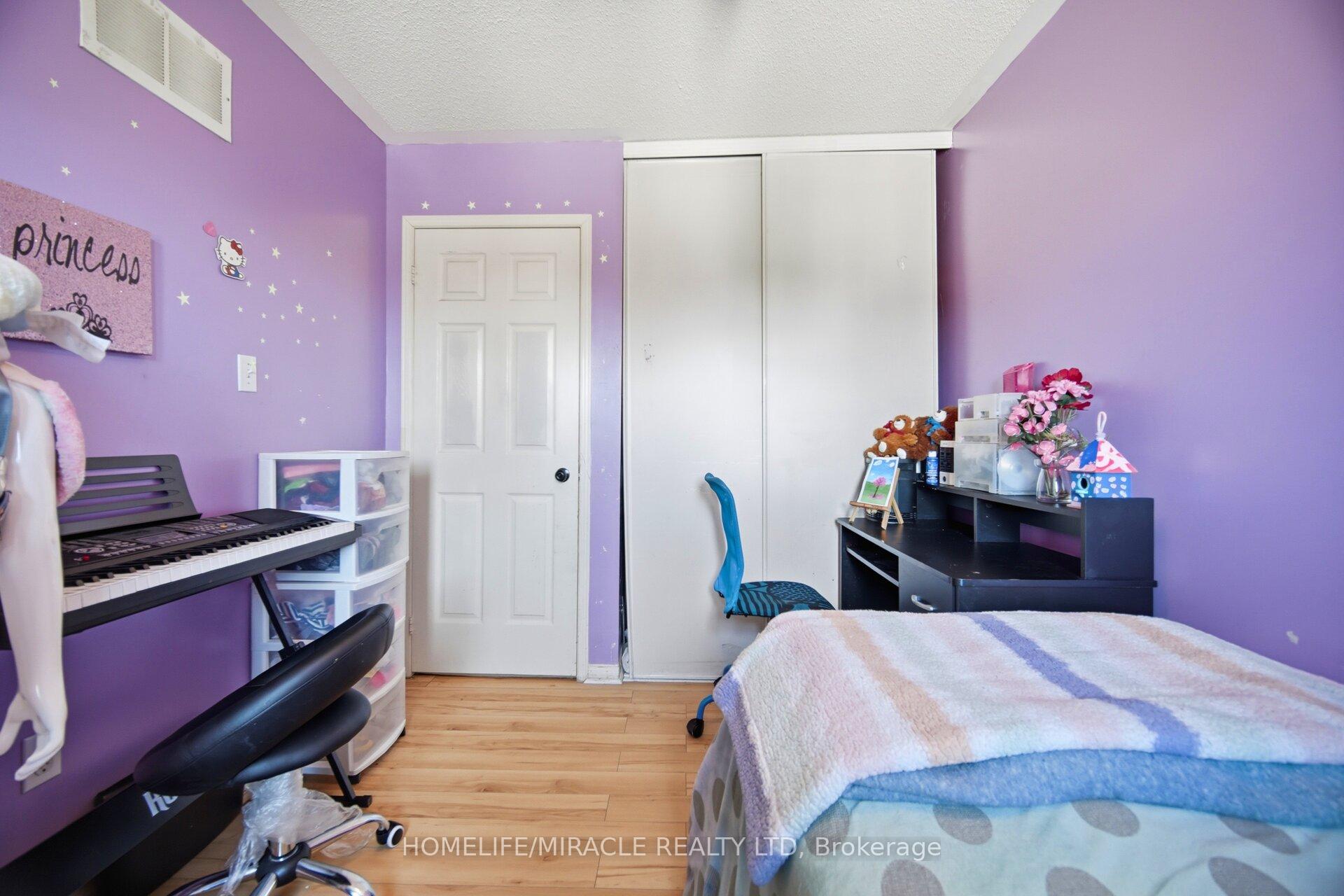 Photo 33 of 45 Ridgefield Court, Brampton, Vales of Castlemore — HOMEH