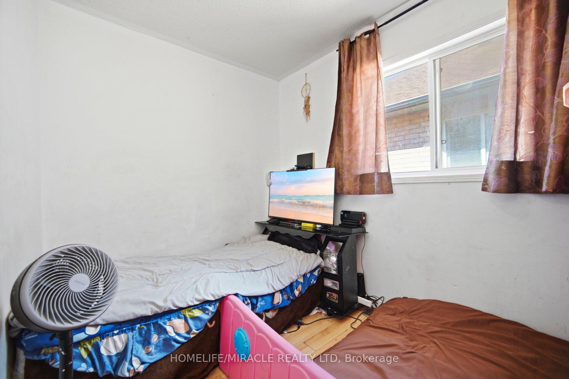 Photo 34 of 45 Ridgefield Court, Brampton, Vales of Castlemore — HOMEH