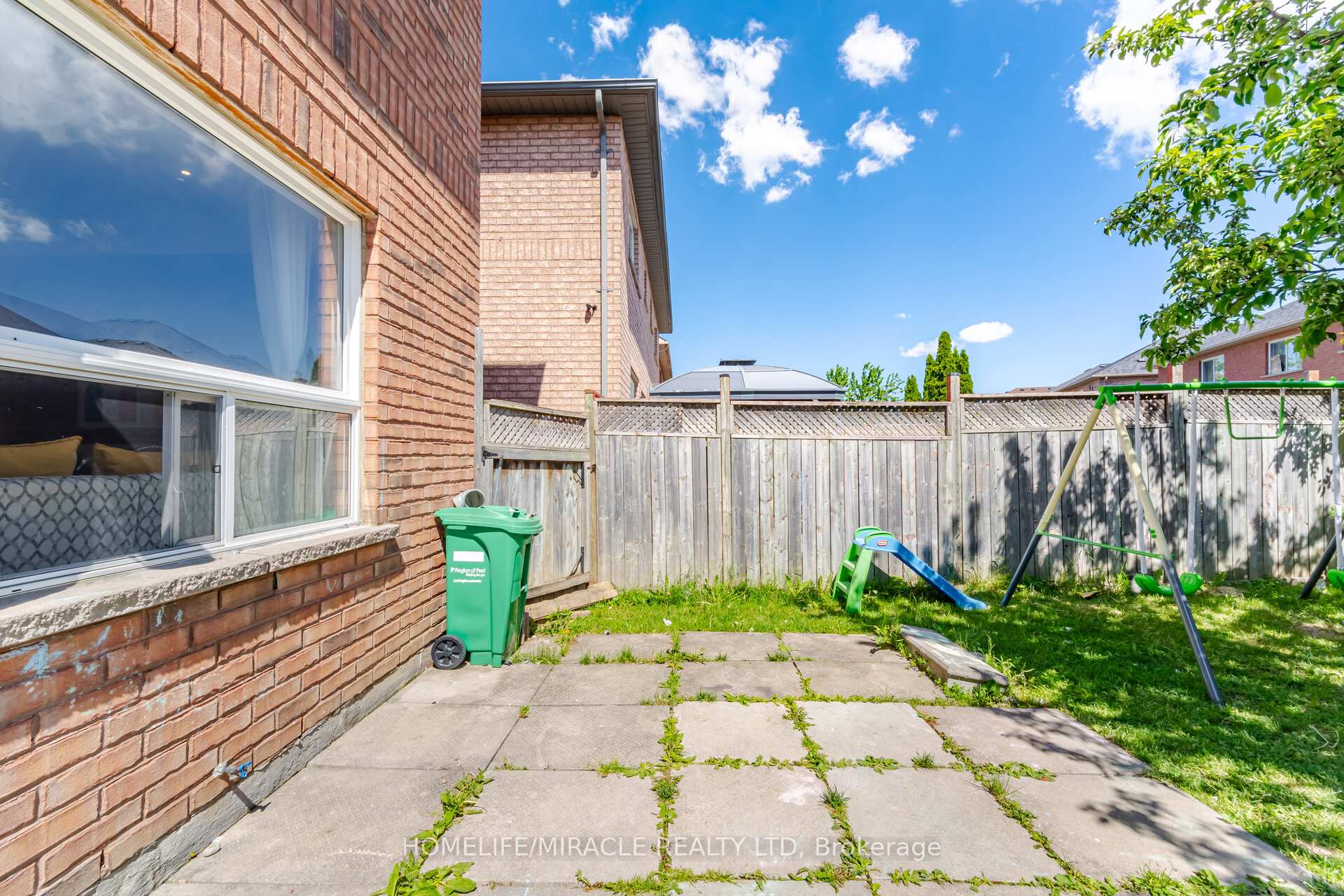 Photo 39 of 45 Ridgefield Court, Brampton, Vales of Castlemore — HOMEH