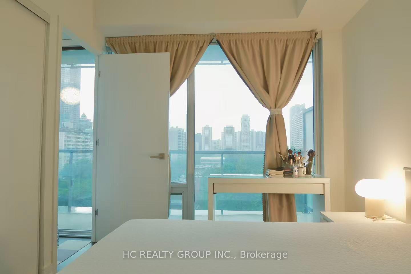 Photo 7 of Unit 802, 3 Gloucester Street, Toronto, Church-Yonge Corridor — HOMEH