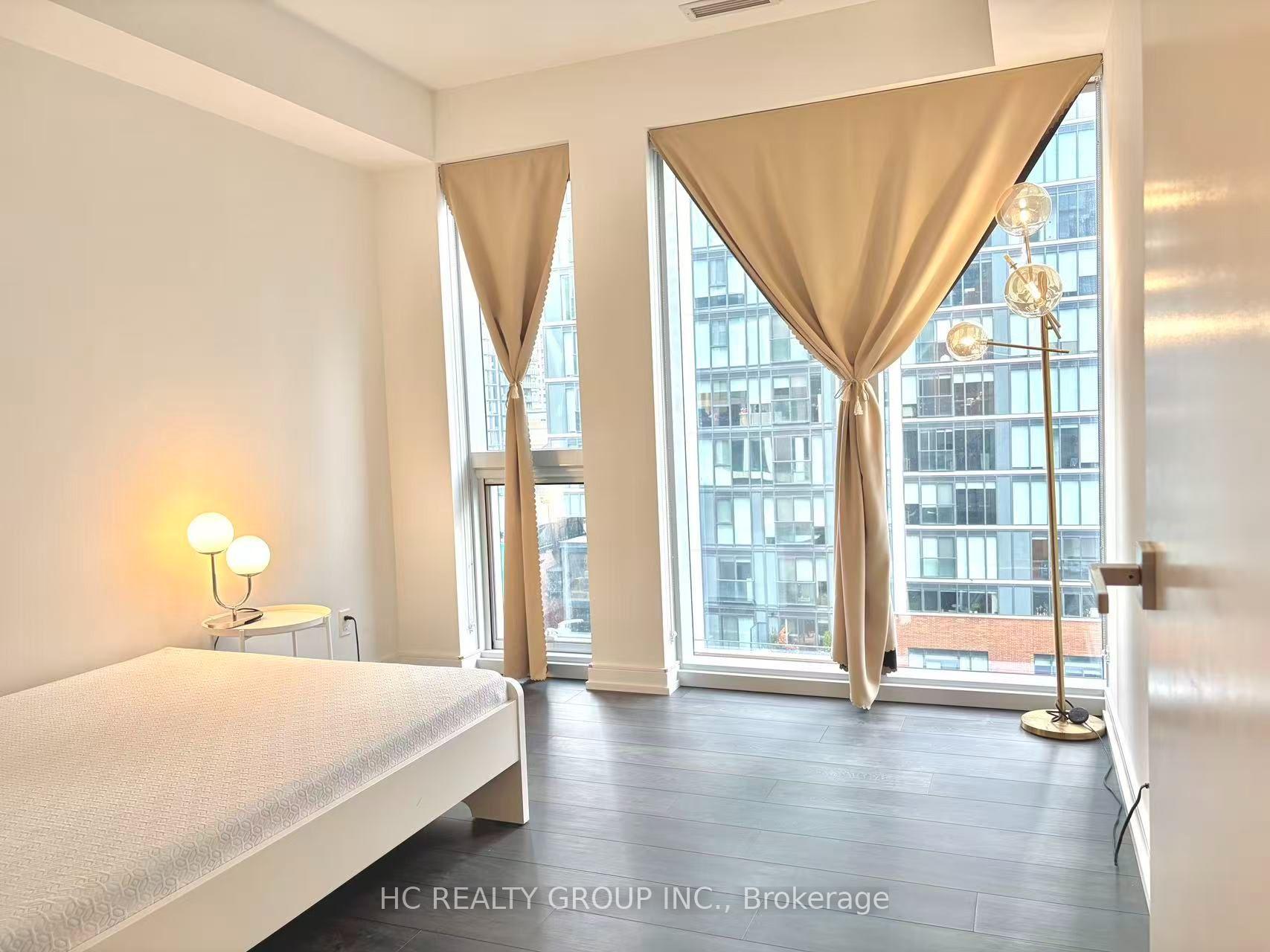 Photo 8 of Unit 802, 3 Gloucester Street, Toronto, Church-Yonge Corridor — HOMEH