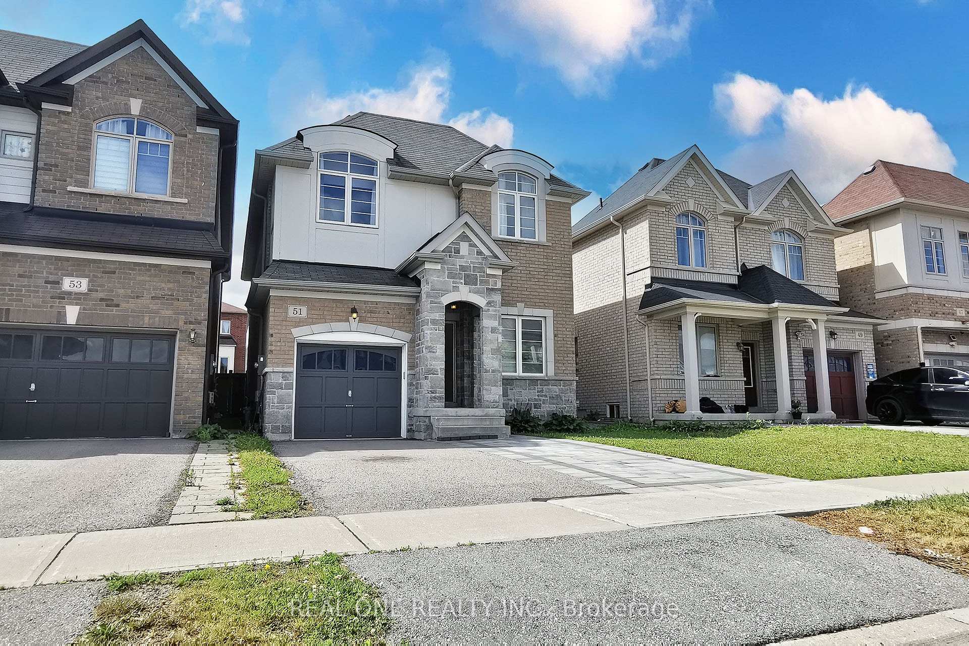 Photo 2 of 51 Kavanagh Avenue, East Gwillimbury, Sharon — HOMEH