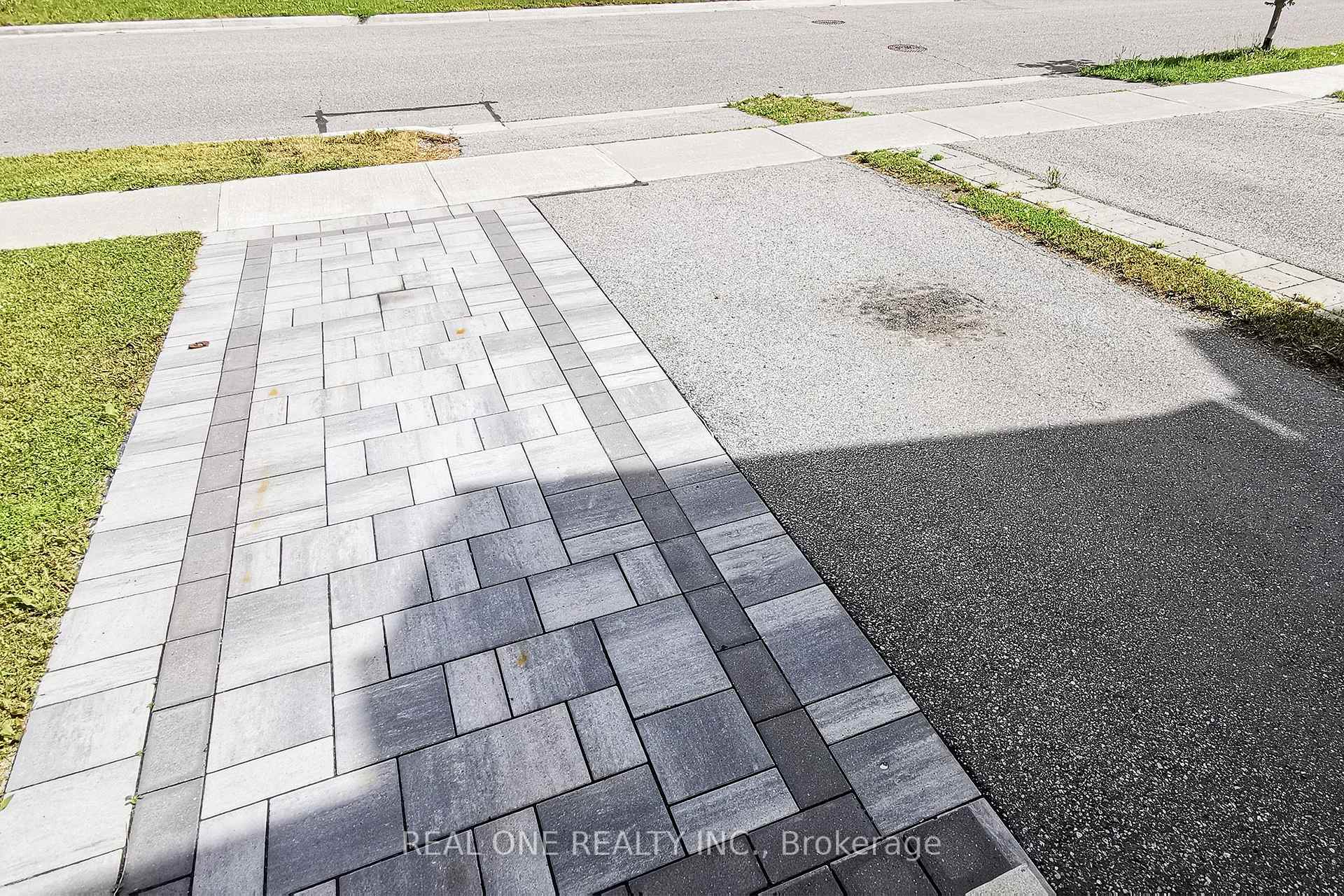 Photo 4 of 51 Kavanagh Avenue, East Gwillimbury, Sharon — HOMEH