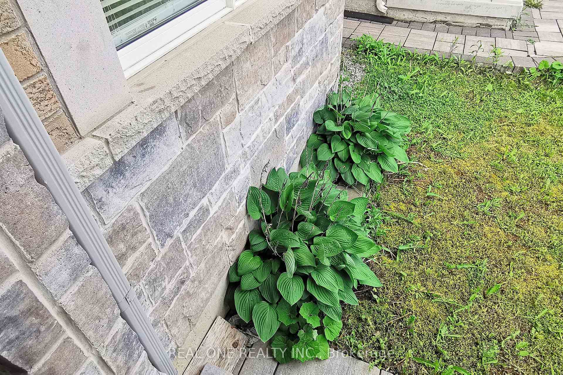 Photo 7 of 51 Kavanagh Avenue, East Gwillimbury, Sharon — HOMEH