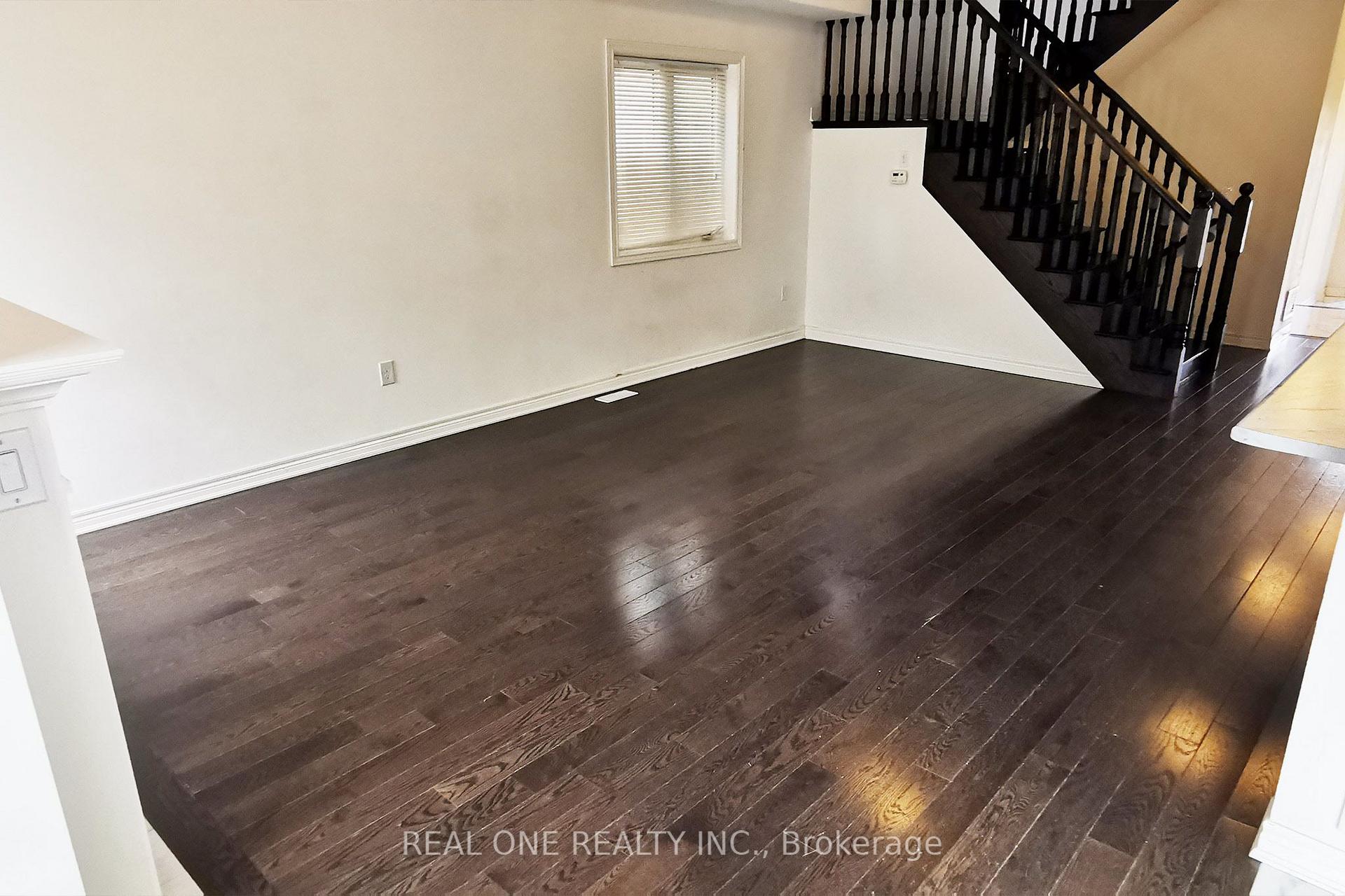 Photo 19 of 51 Kavanagh Avenue, East Gwillimbury, Sharon — HOMEH