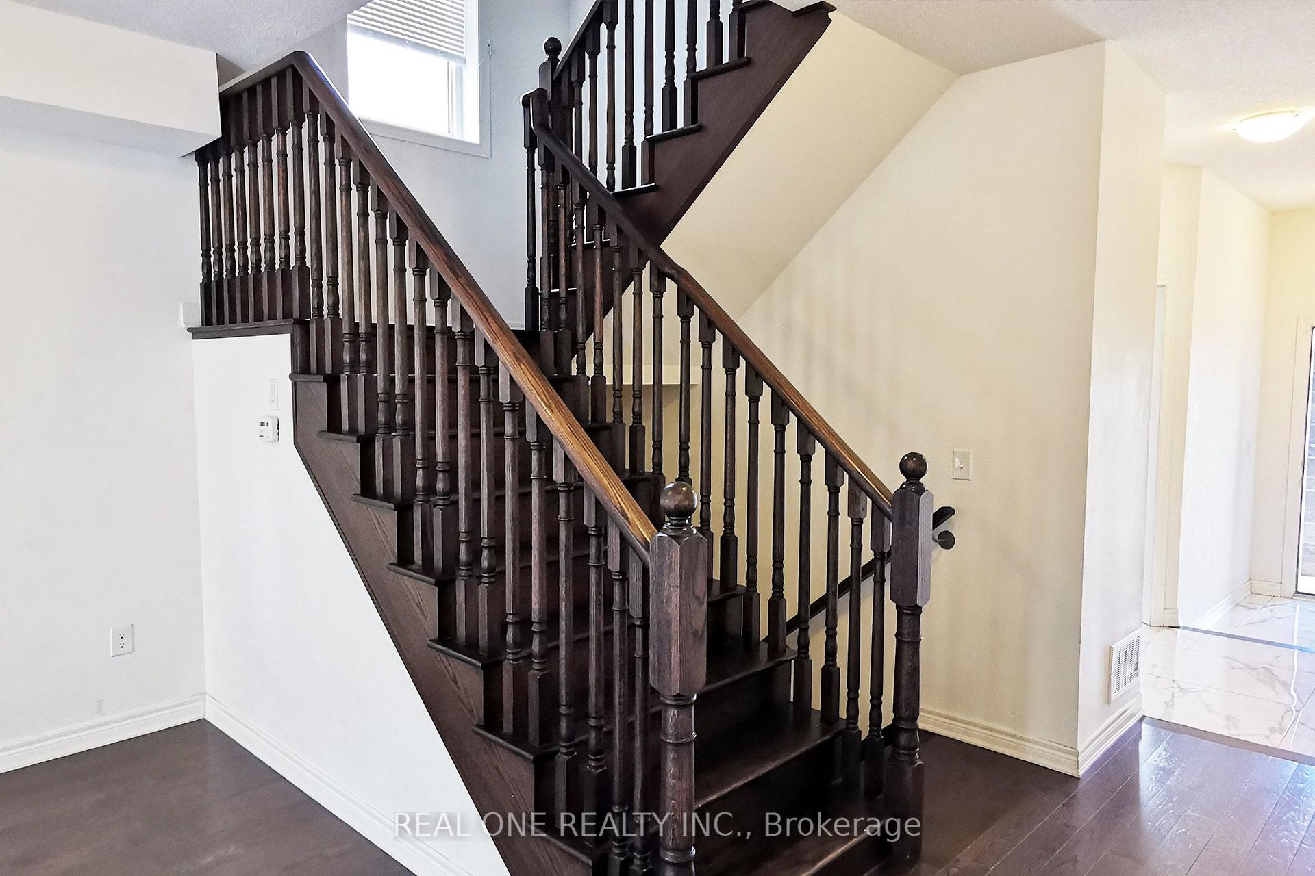 Photo 20 of 51 Kavanagh Avenue, East Gwillimbury, Sharon — HOMEH