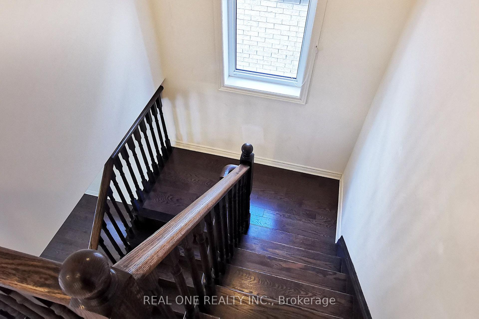 Photo 21 of 51 Kavanagh Avenue, East Gwillimbury, Sharon — HOMEH