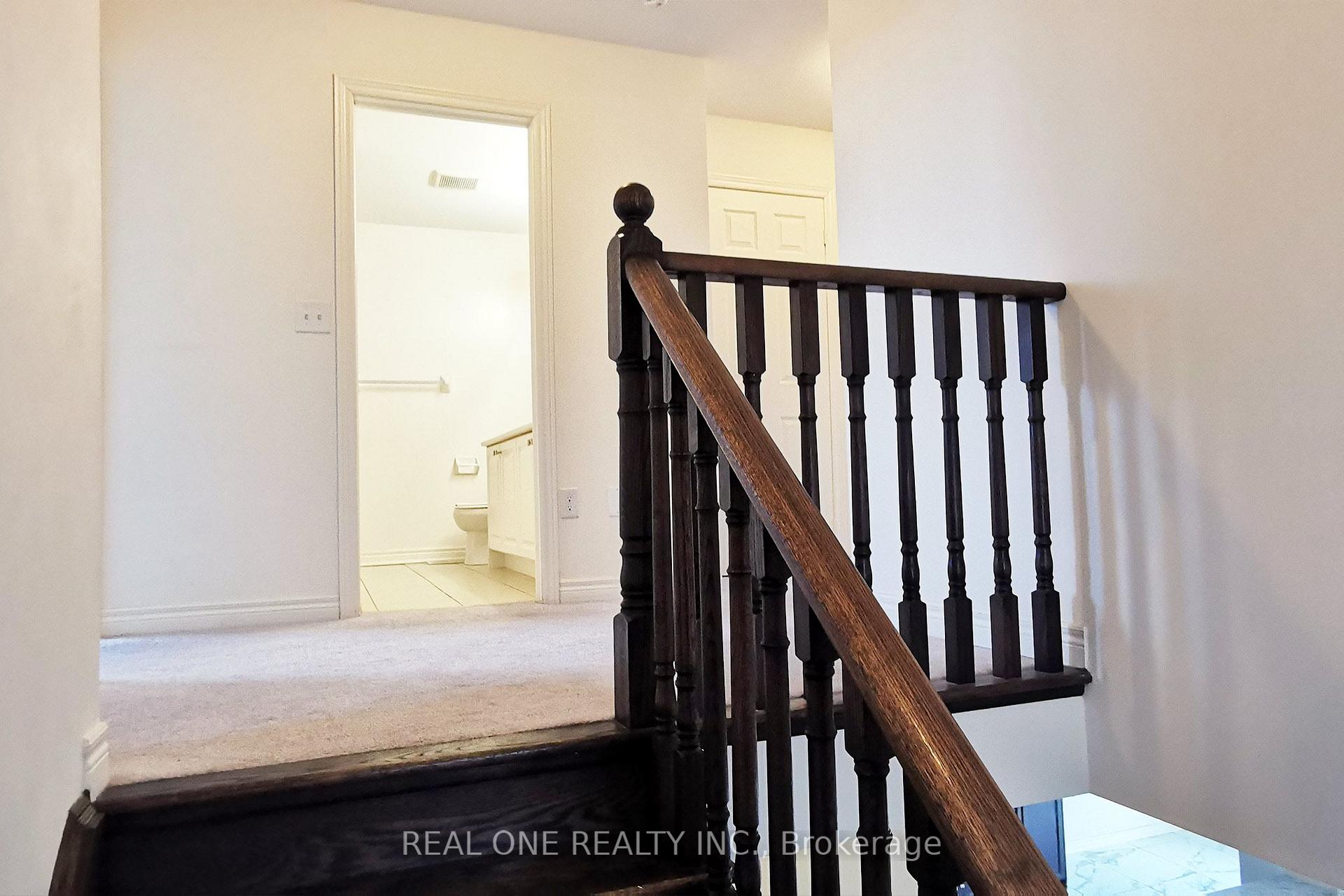 Photo 22 of 51 Kavanagh Avenue, East Gwillimbury, Sharon — HOMEH