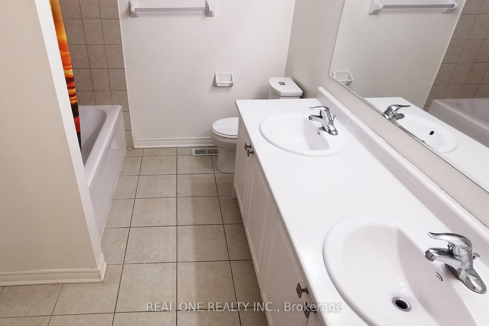 Photo 23 of 51 Kavanagh Avenue, East Gwillimbury, Sharon — HOMEH