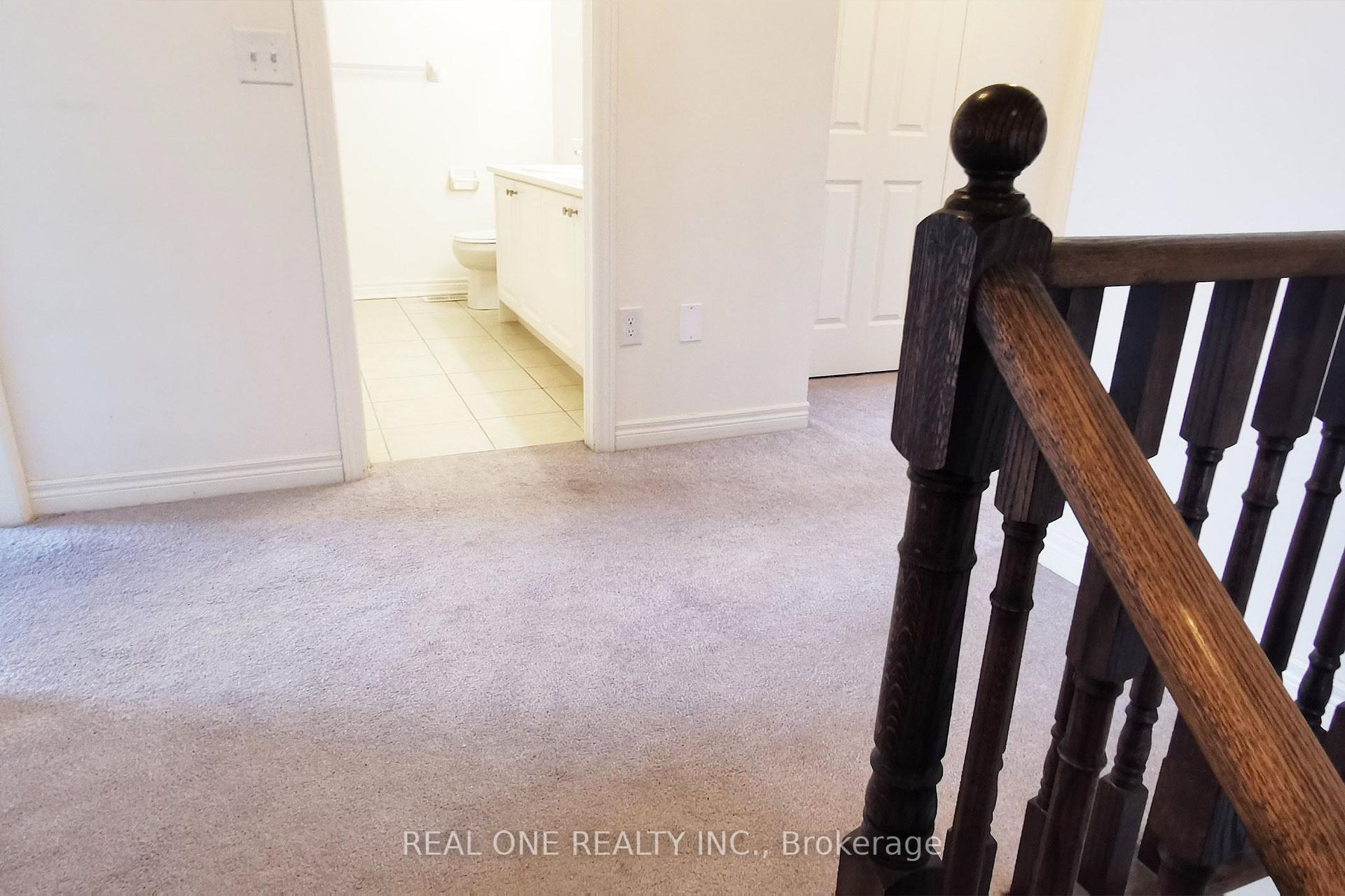 Photo 24 of 51 Kavanagh Avenue, East Gwillimbury, Sharon — HOMEH