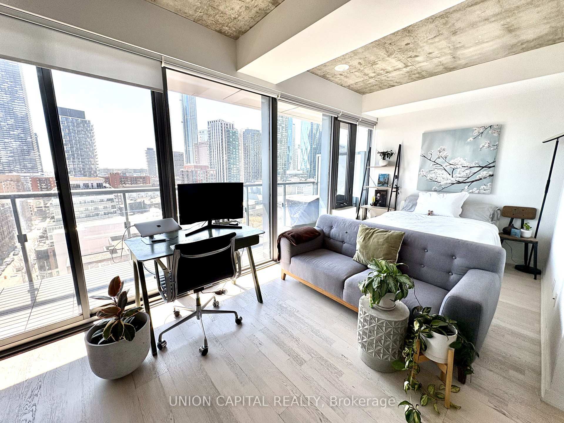 Photo 4 of Unit 1404, 60 Colborne Street, Toronto, Church-Yonge Corridor — HOMEH