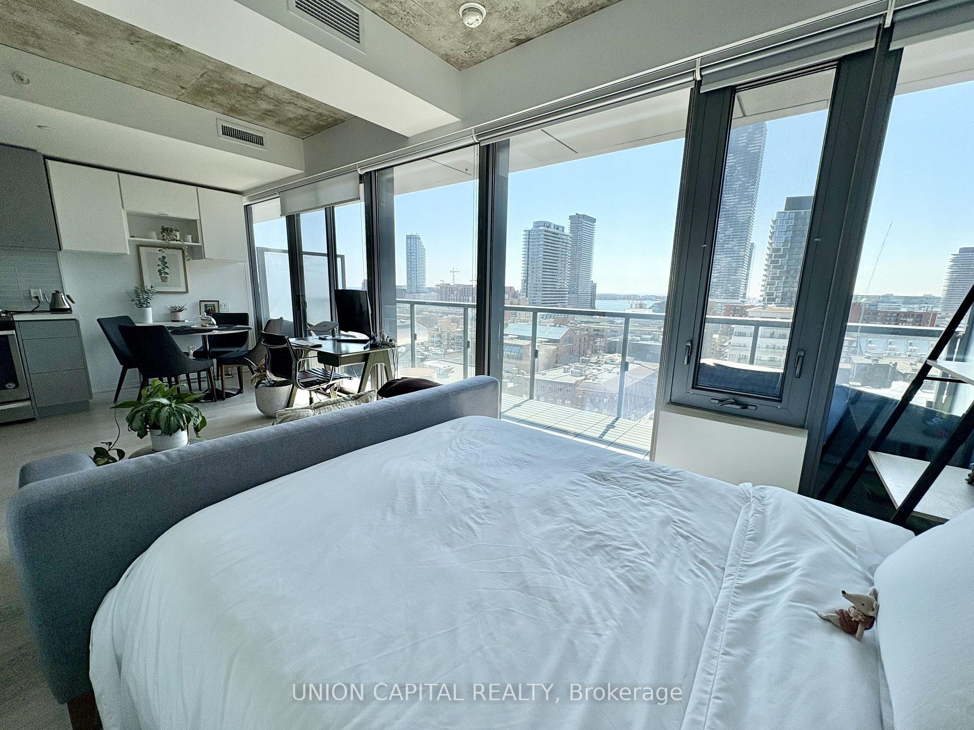 Photo 5 of Unit 1404, 60 Colborne Street, Toronto, Church-Yonge Corridor — HOMEH
