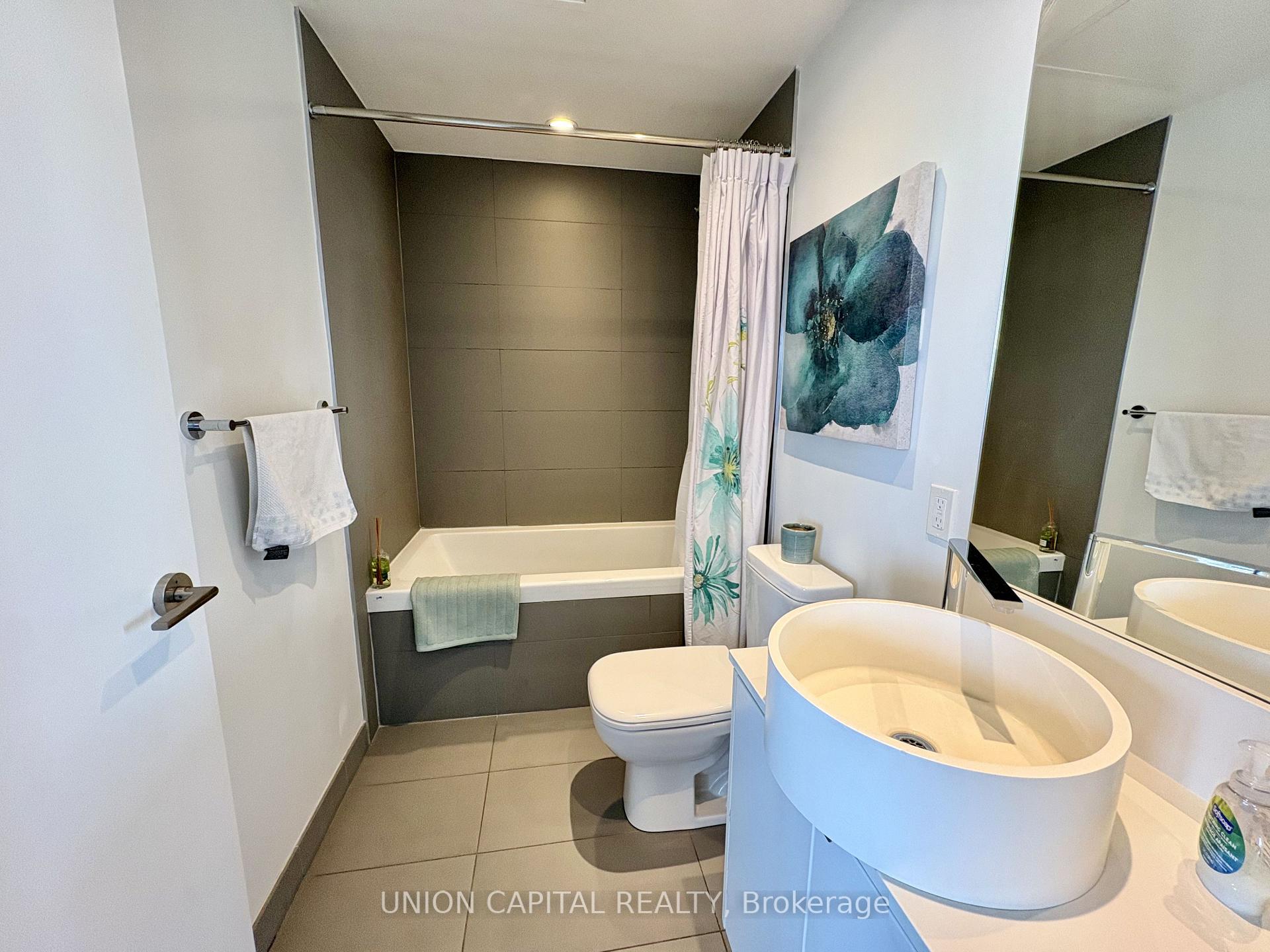 Photo 10 of Unit 1404, 60 Colborne Street, Toronto, Church-Yonge Corridor — HOMEH